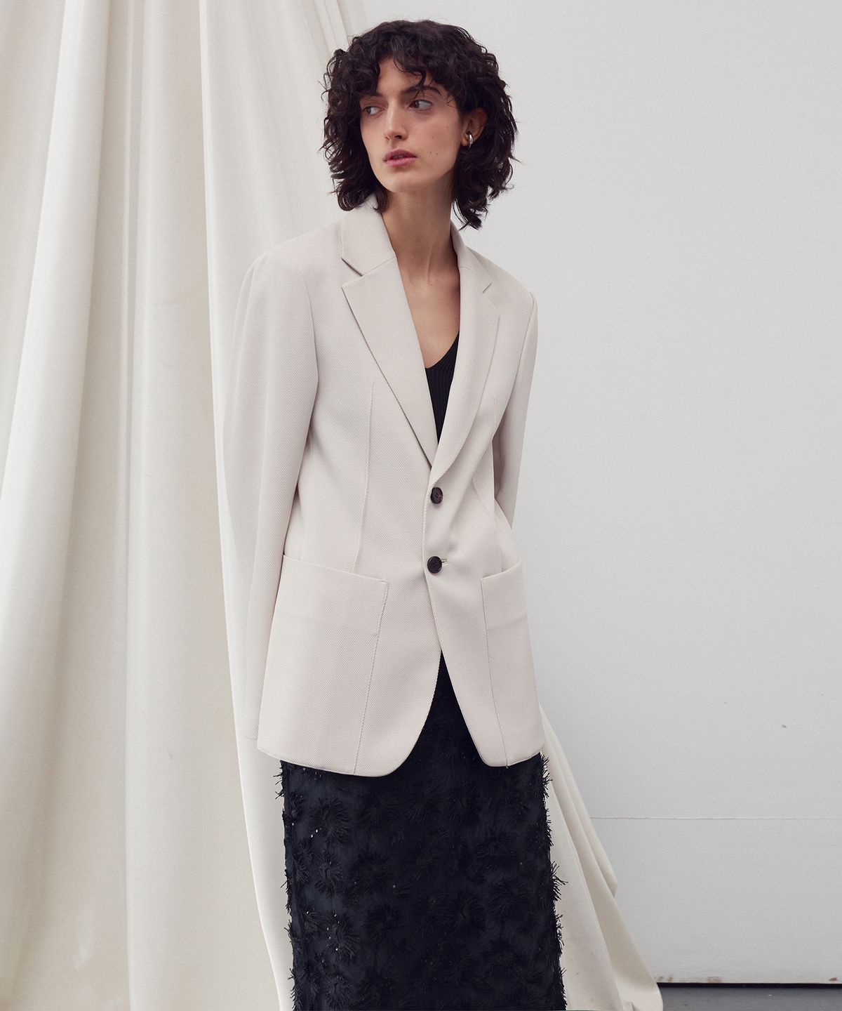 리이(RE RHEE) TWILL BLAZER JACKET CREAM