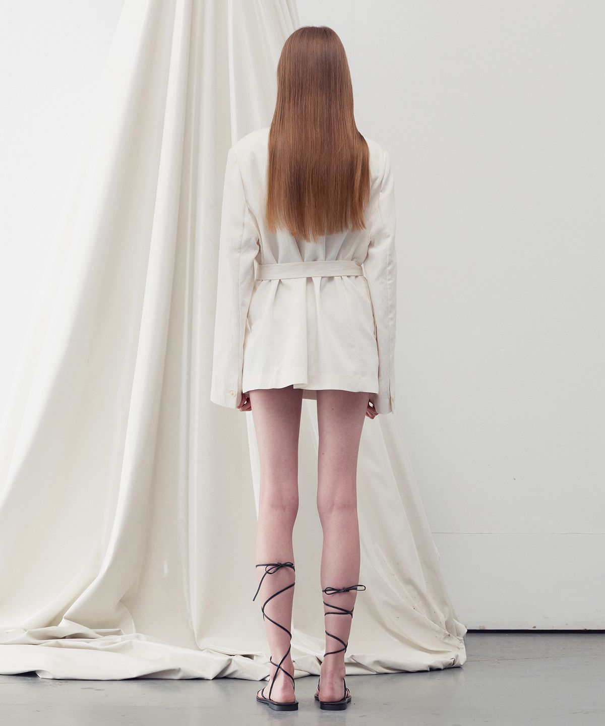 리이(RE RHEE) D-RING BELTED JACKET IVORY