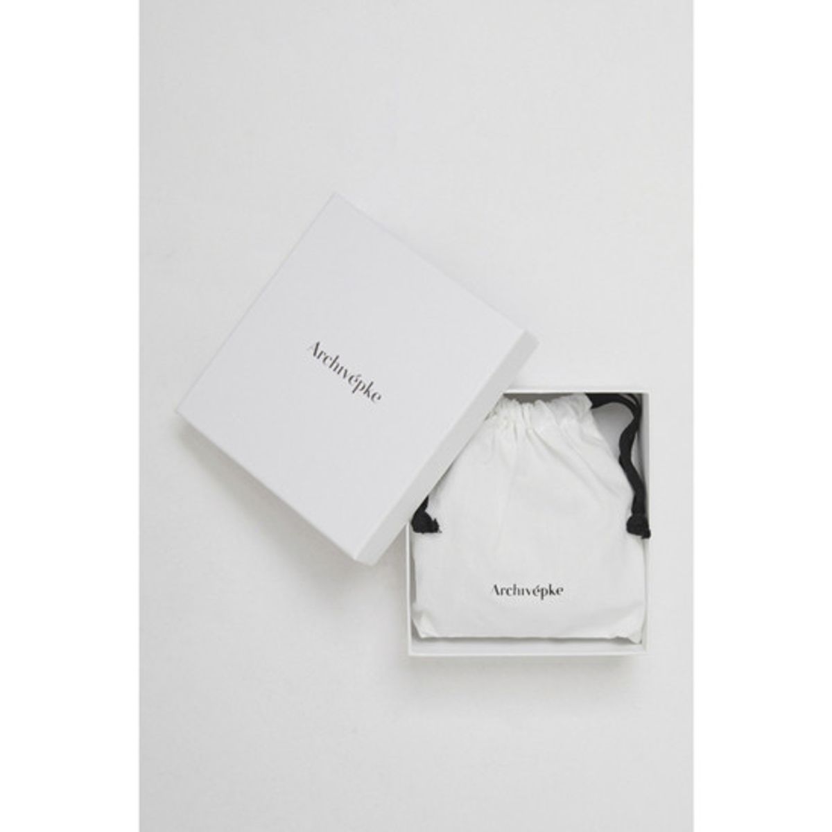아카이브앱크(ARCHIVEPKE) Oval chacha wallet(Deep sleep)_OVADX24003BLK