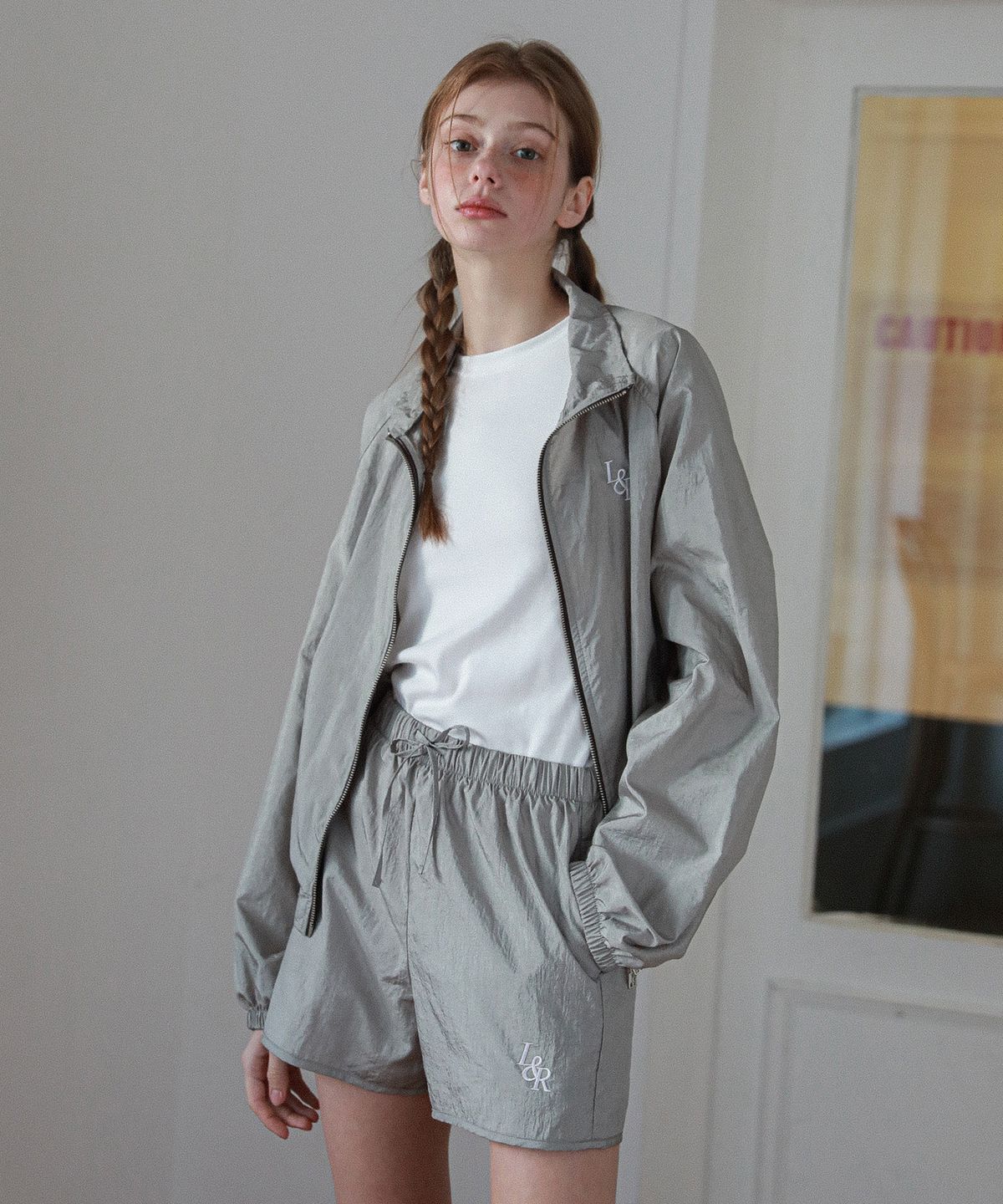 로시로우(LOSSYROW) L&R metallic nylon shorts Light Khaki