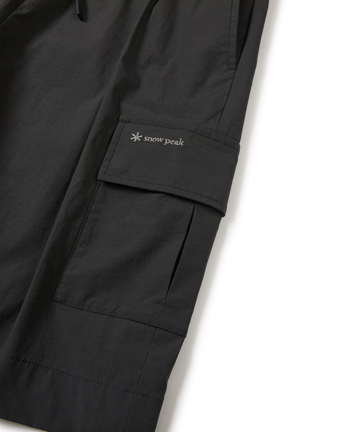 스노우피크 어패럴(SNOWPEAK APPAREL) 클랜드 여성 우븐 카고 반바지 Charcoal (S24MWDHP11)