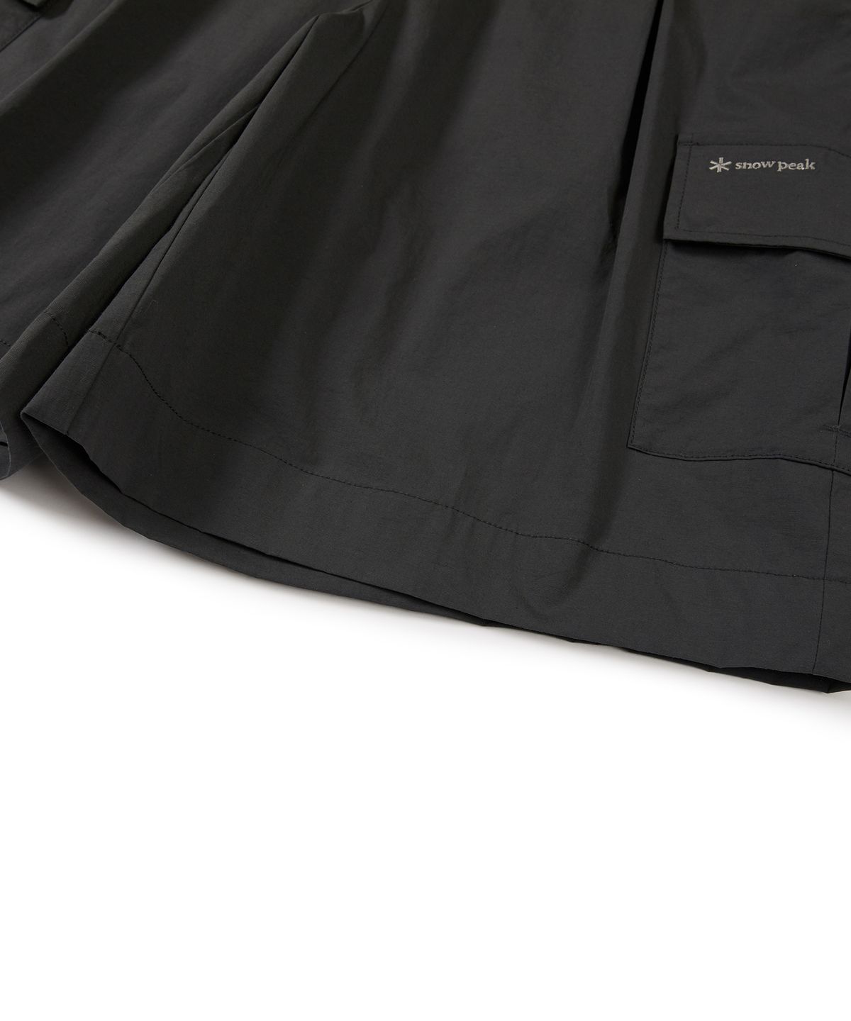 스노우피크 어패럴(SNOWPEAK APPAREL) 클랜드 여성 우븐 카고 반바지 Charcoal (S24MWDHP11)