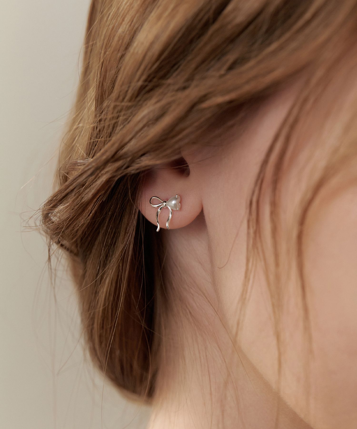 MUSINSA | TATIANA (Silver 925) One Side Heart Ribbon Earring