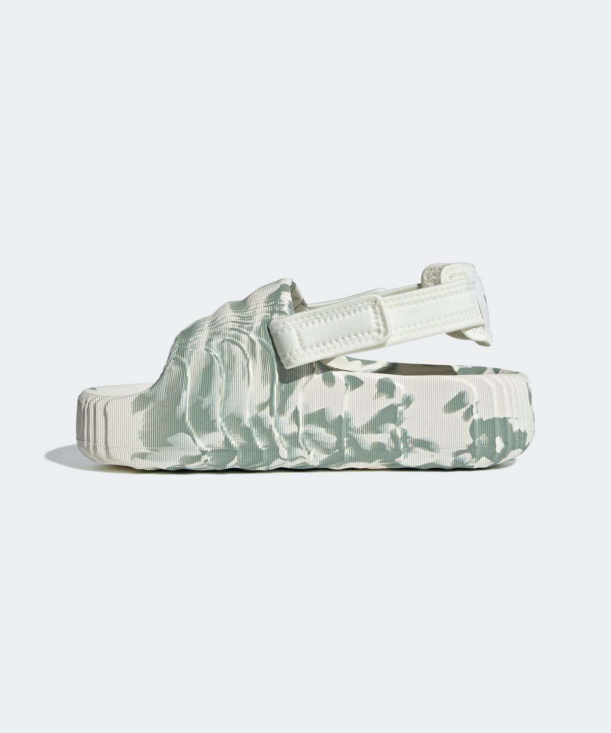 아디다스(ADIDAS) 아딜렛 22 XLG - 화이트:그린 / IE5652