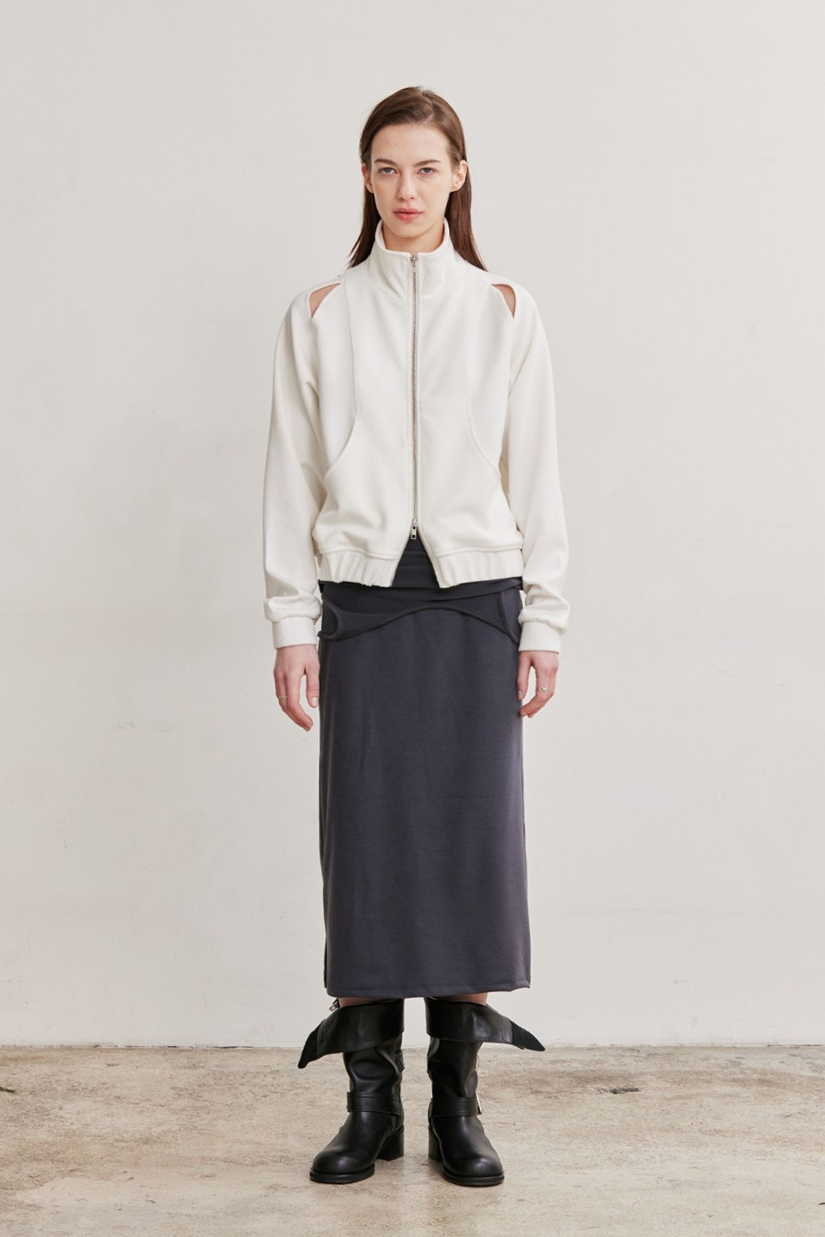 애프터아워즈(AFTERHOURS) HIGH NECK CUT OUT ZIP-UP (IVORY)