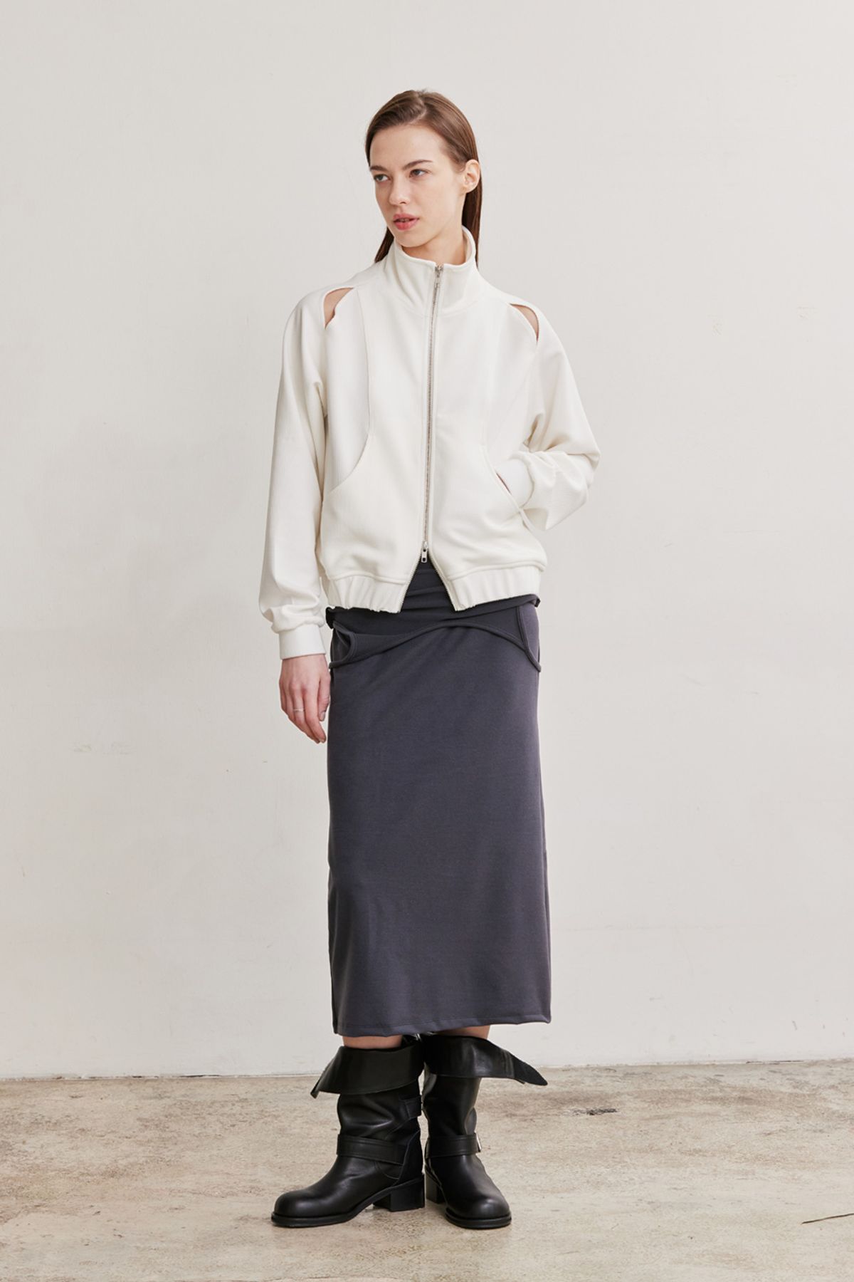 애프터아워즈(AFTERHOURS) HIGH NECK CUT OUT ZIP-UP (IVORY)