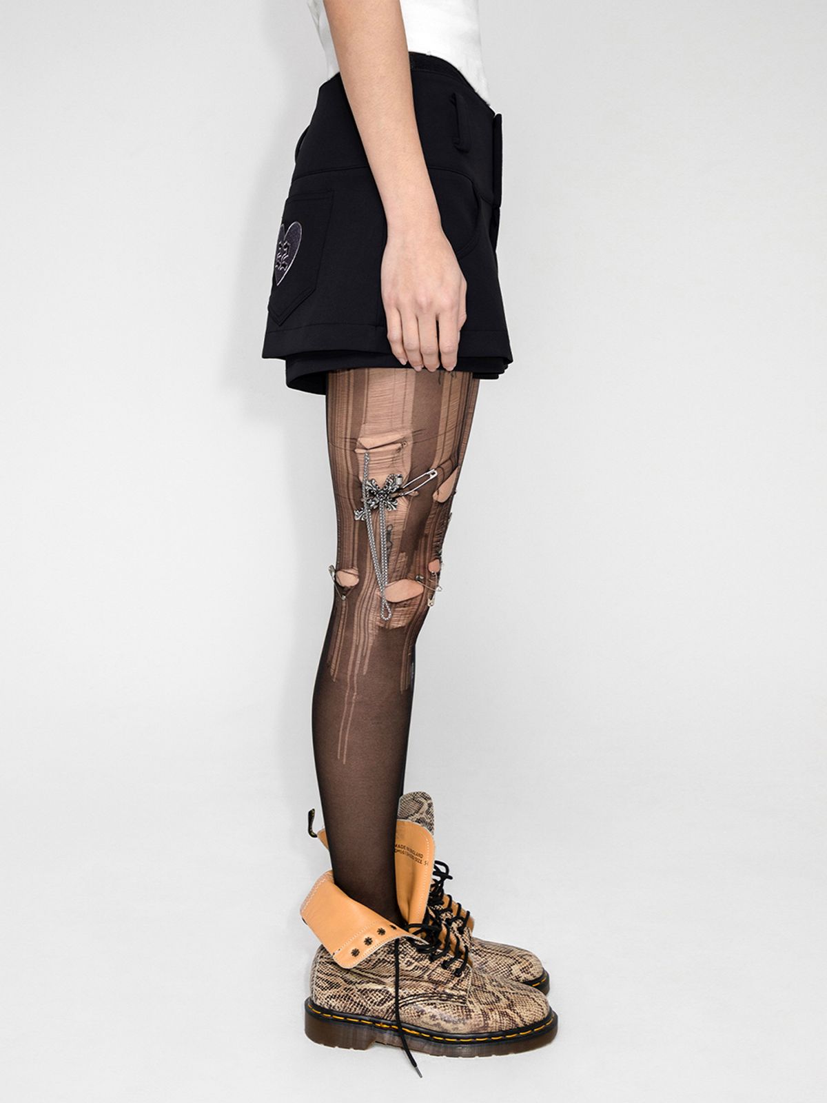 와이이이엘(YEEL) LOW-RISE SKIRT PANTS BLACK