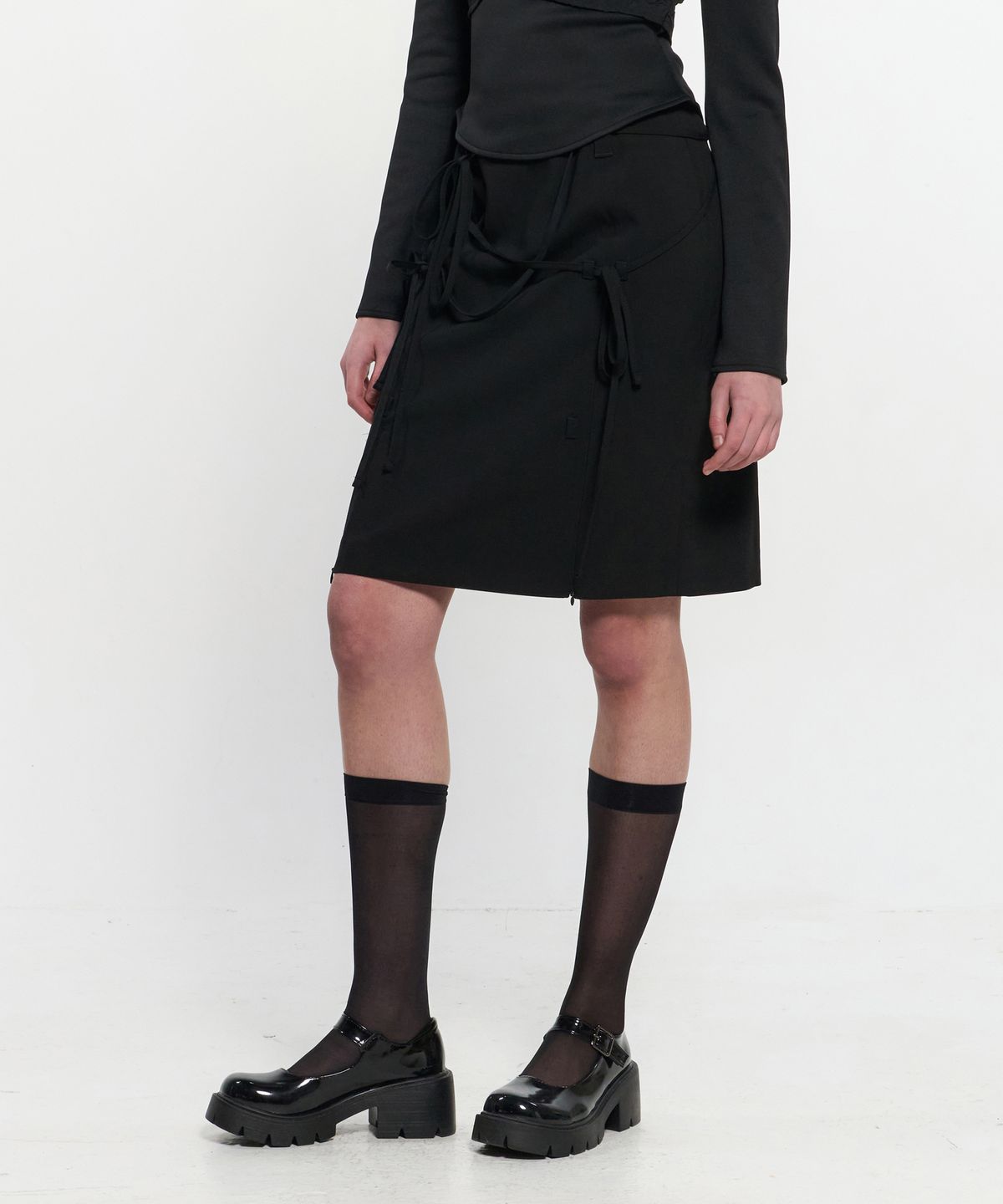 킴지수(KIMZISU) Ribbon Tied Slit Skirt _ BLACK