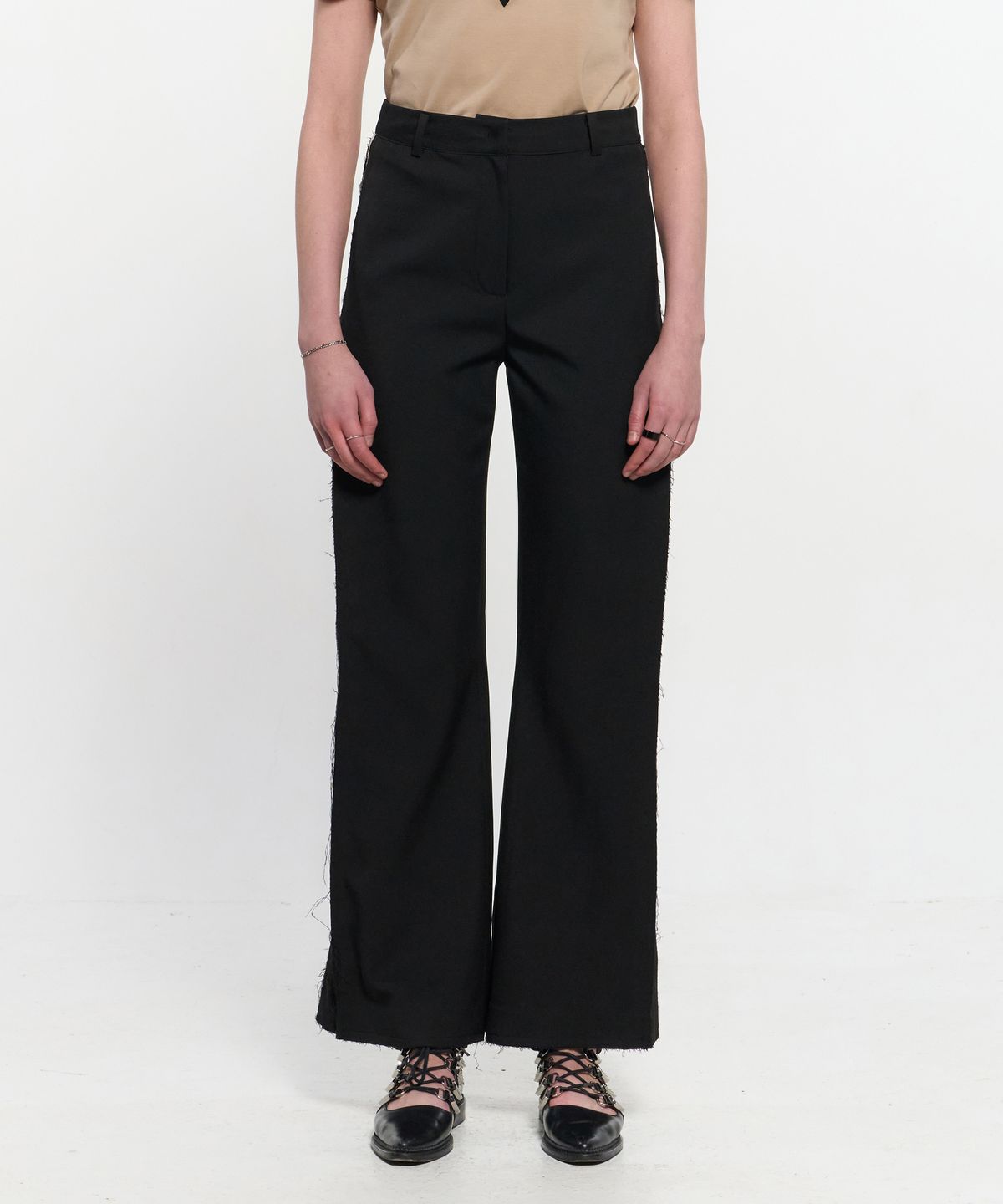 킴지수(KIMZISU) Pleated Logo-Tape Trousers  _ BLACK