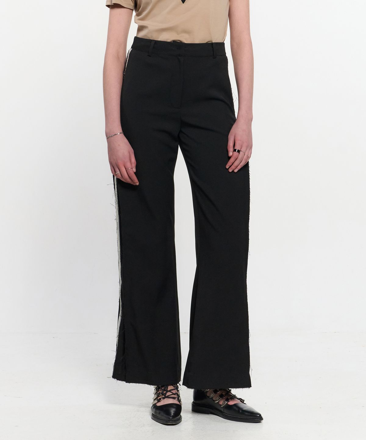 킴지수(KIMZISU) Pleated Logo-Tape Trousers  _ BLACK