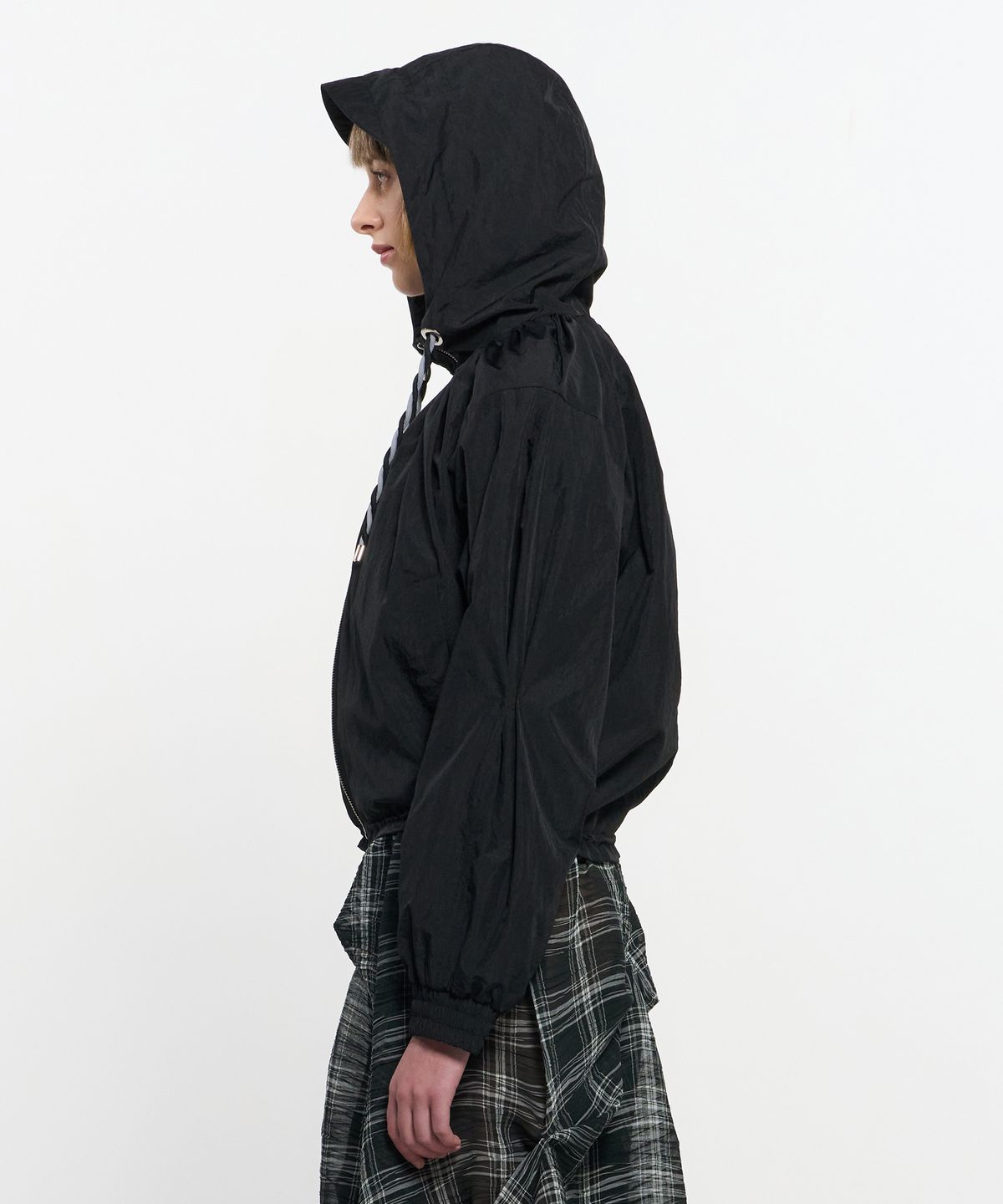 킴지수(KIMZISU) Neck Shirring Hooded Windbreaker _ BLACK