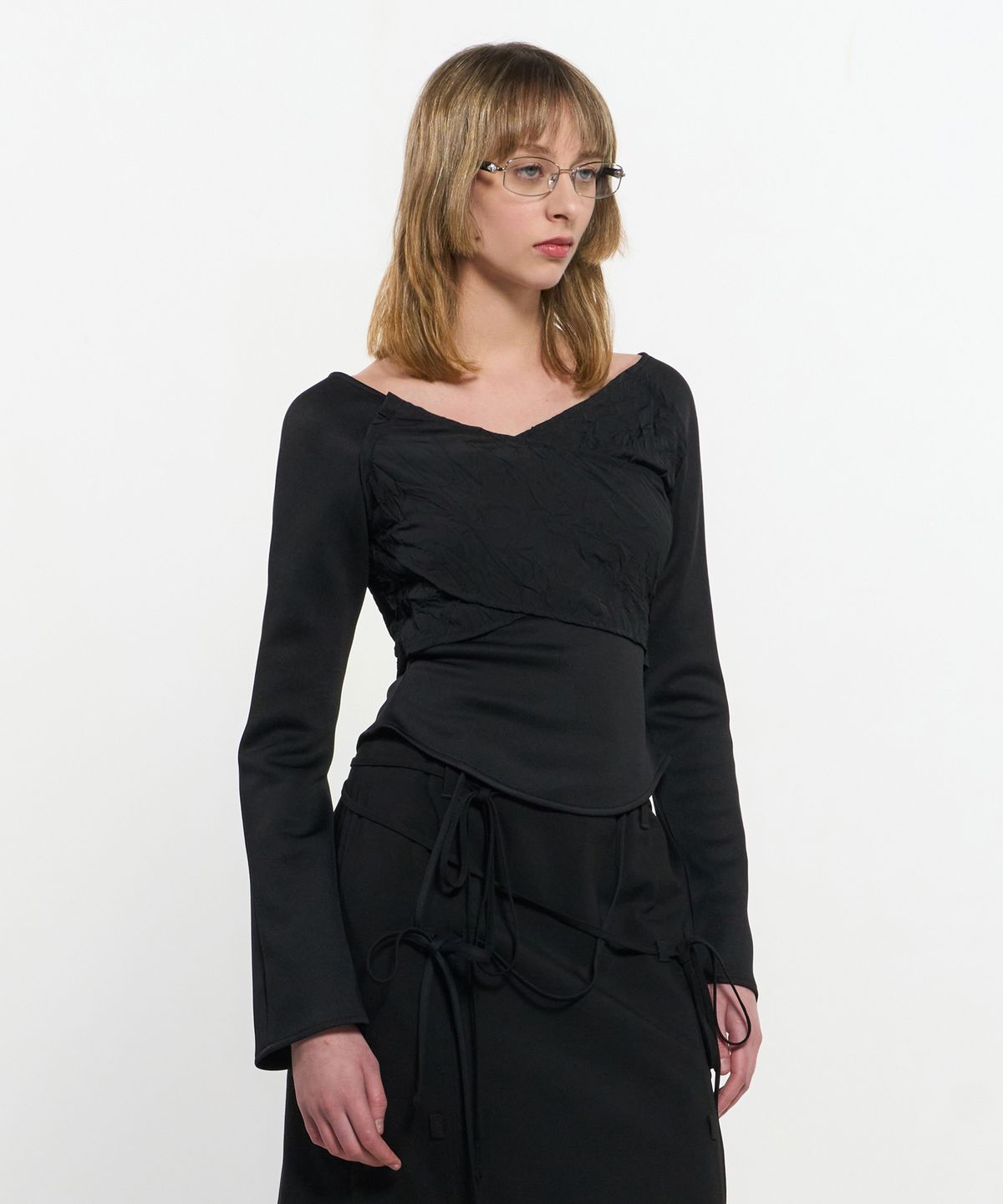 킴지수(KIMZISU) Cross-Draped Top _ BLACK