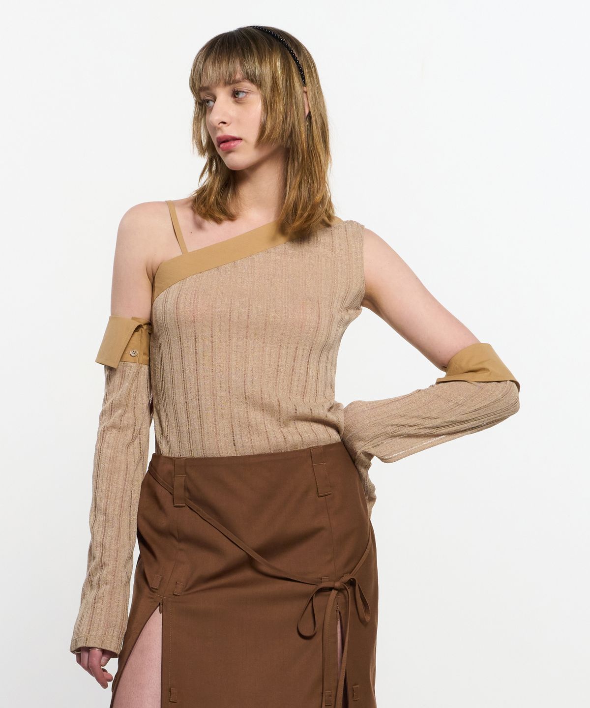 킴지수(KIMZISU) Detachable Sleeve One Shoulder Top _ BEIGE