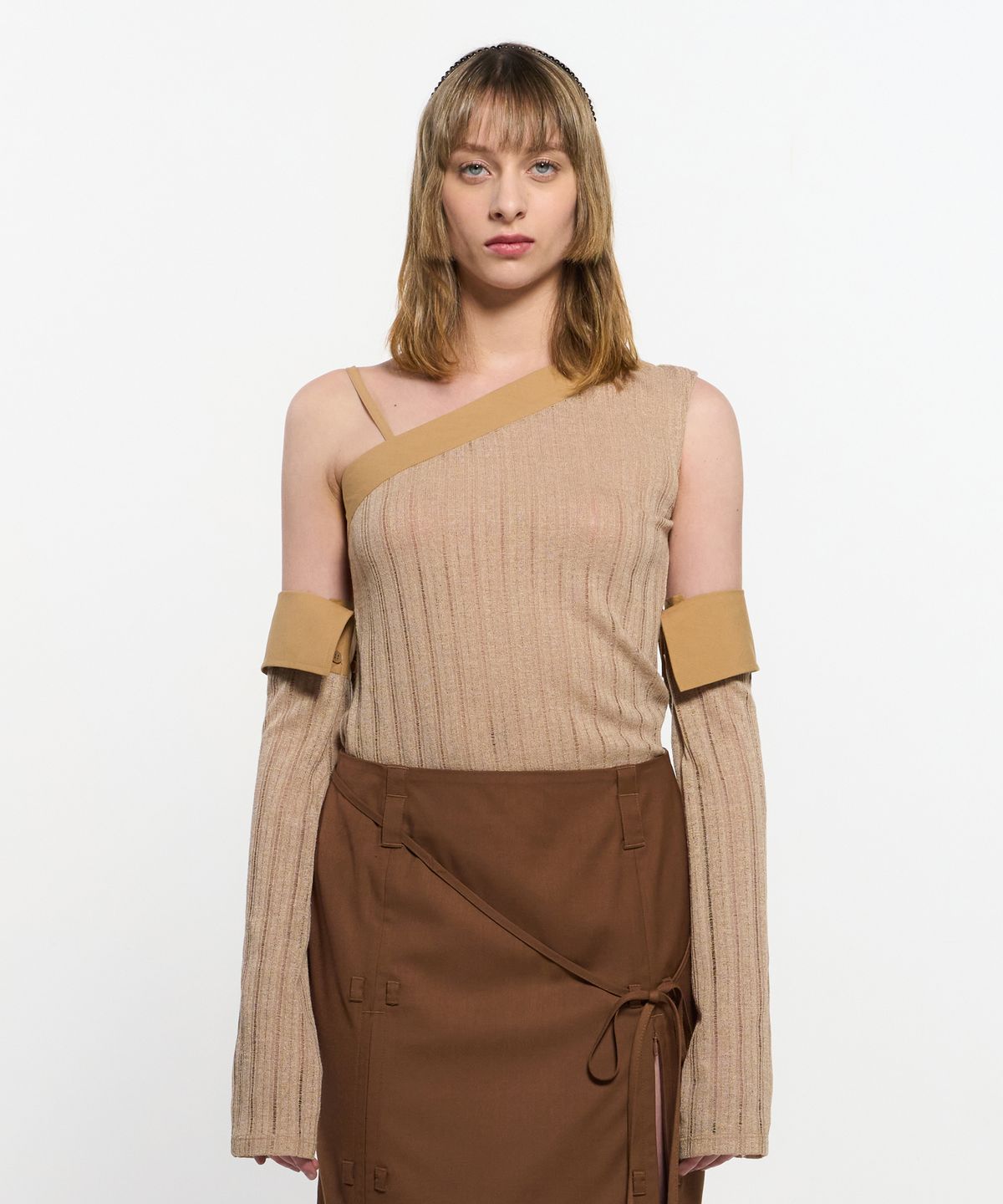 킴지수(KIMZISU) Detachable Sleeve One Shoulder Top _ BEIGE