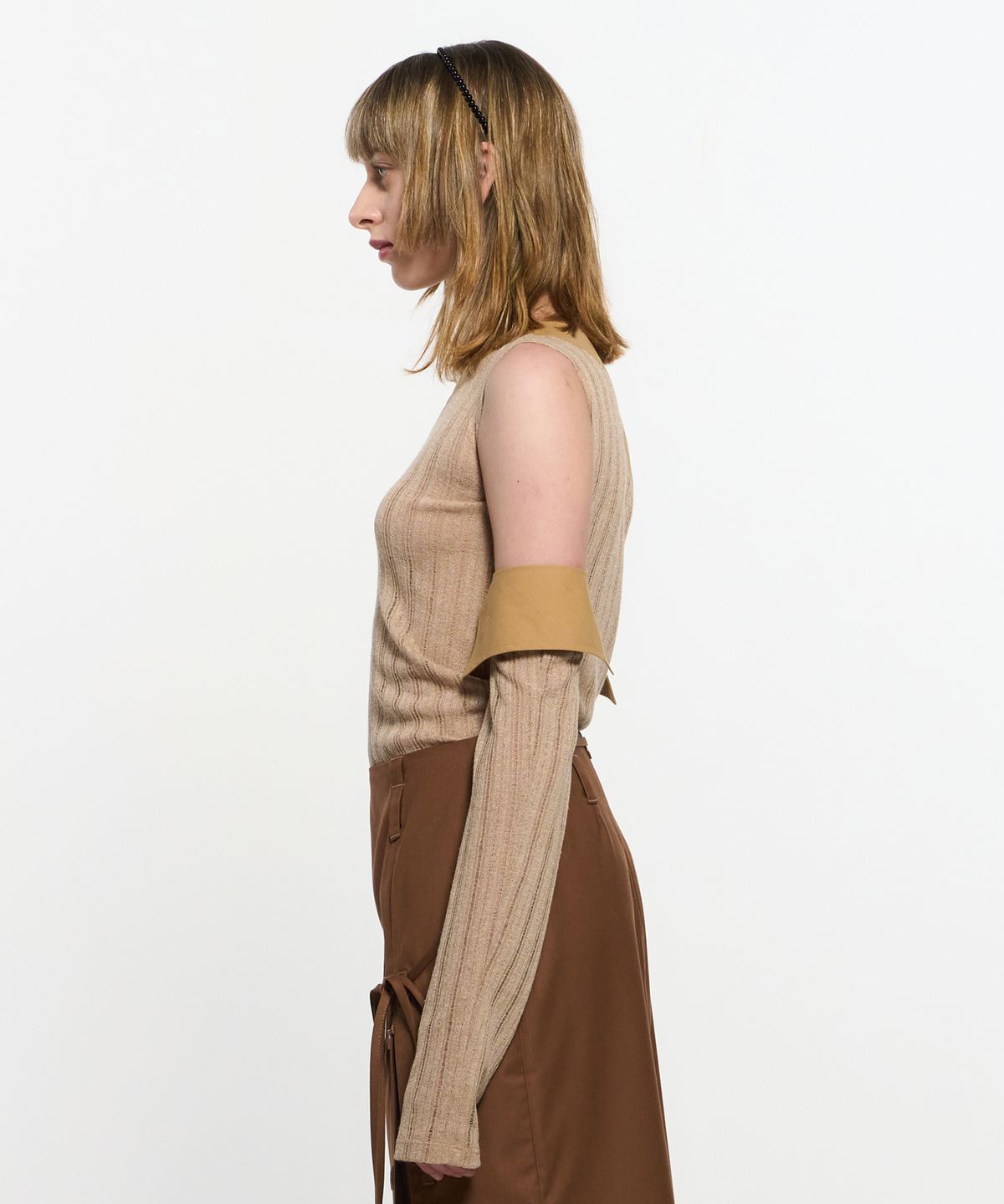 킴지수(KIMZISU) Detachable Sleeve One Shoulder Top _ BEIGE
