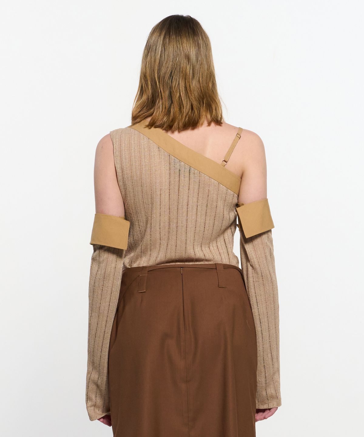 킴지수(KIMZISU) Detachable Sleeve One Shoulder Top _ BEIGE