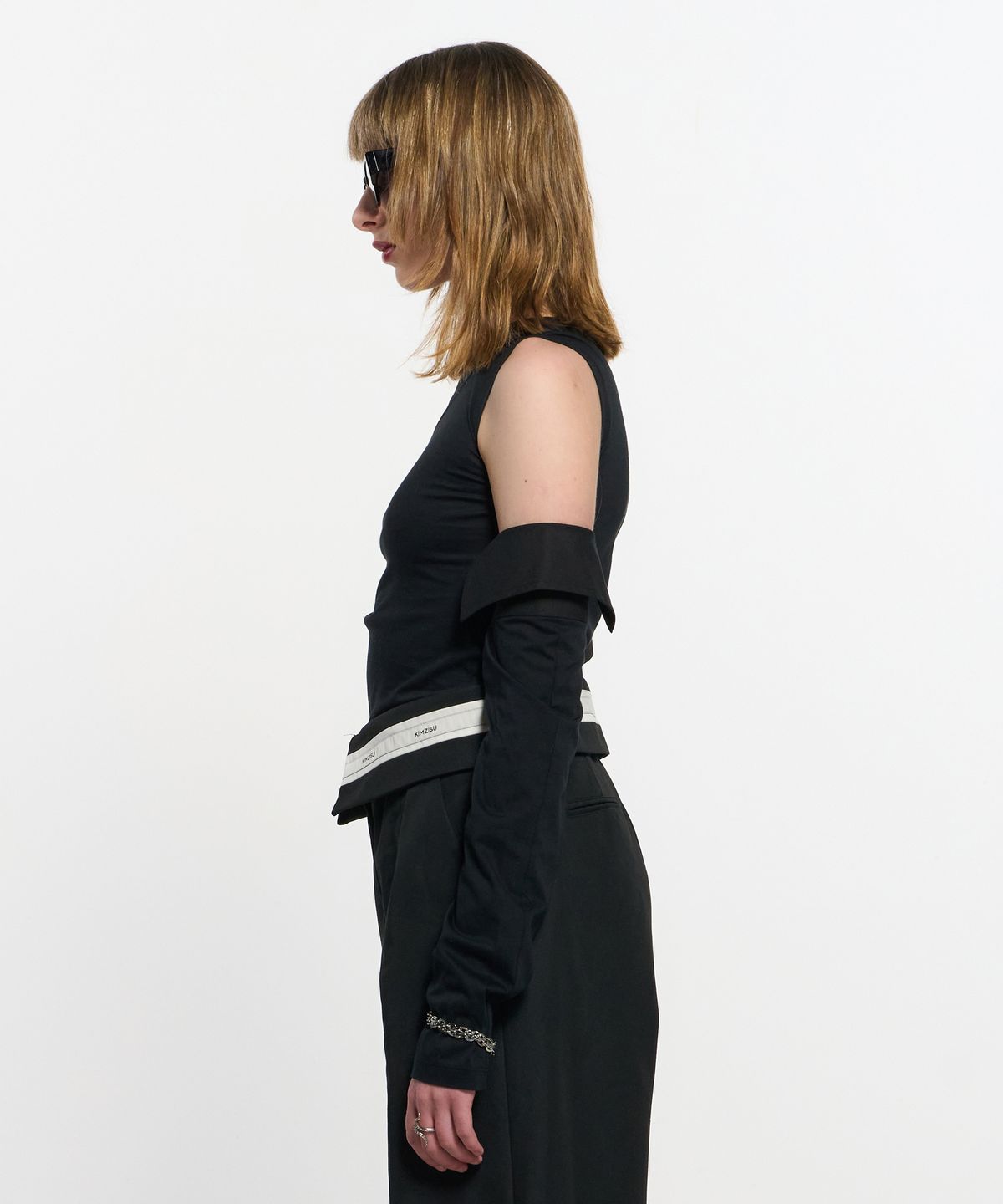 킴지수(KIMZISU) Detachable Sleeve One Shoulder Top _ BLACK