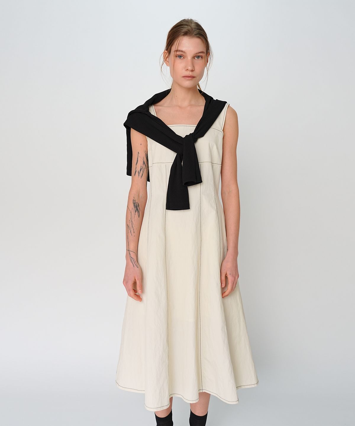 폴앤앨리스(PAUL&ALICE) SLEEVELESS STITCH LONG DRESS / IVORY