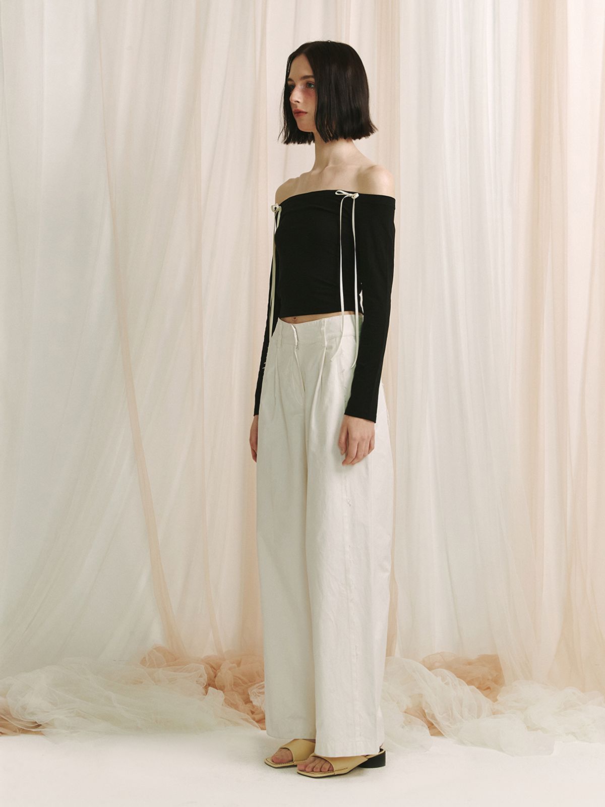 민더리(MEENDERI) RIBBON OFF-SHOULDER TOP - BLACK