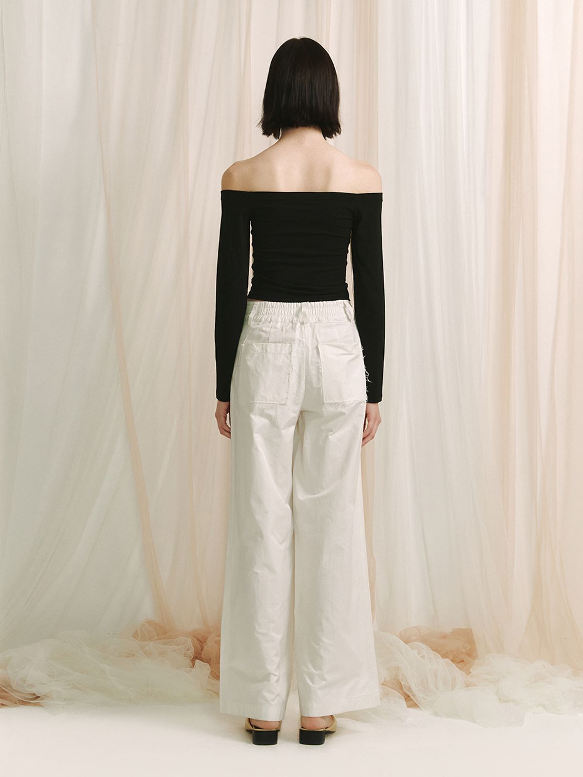 민더리(MEENDERI) RIBBON OFF-SHOULDER TOP - BLACK