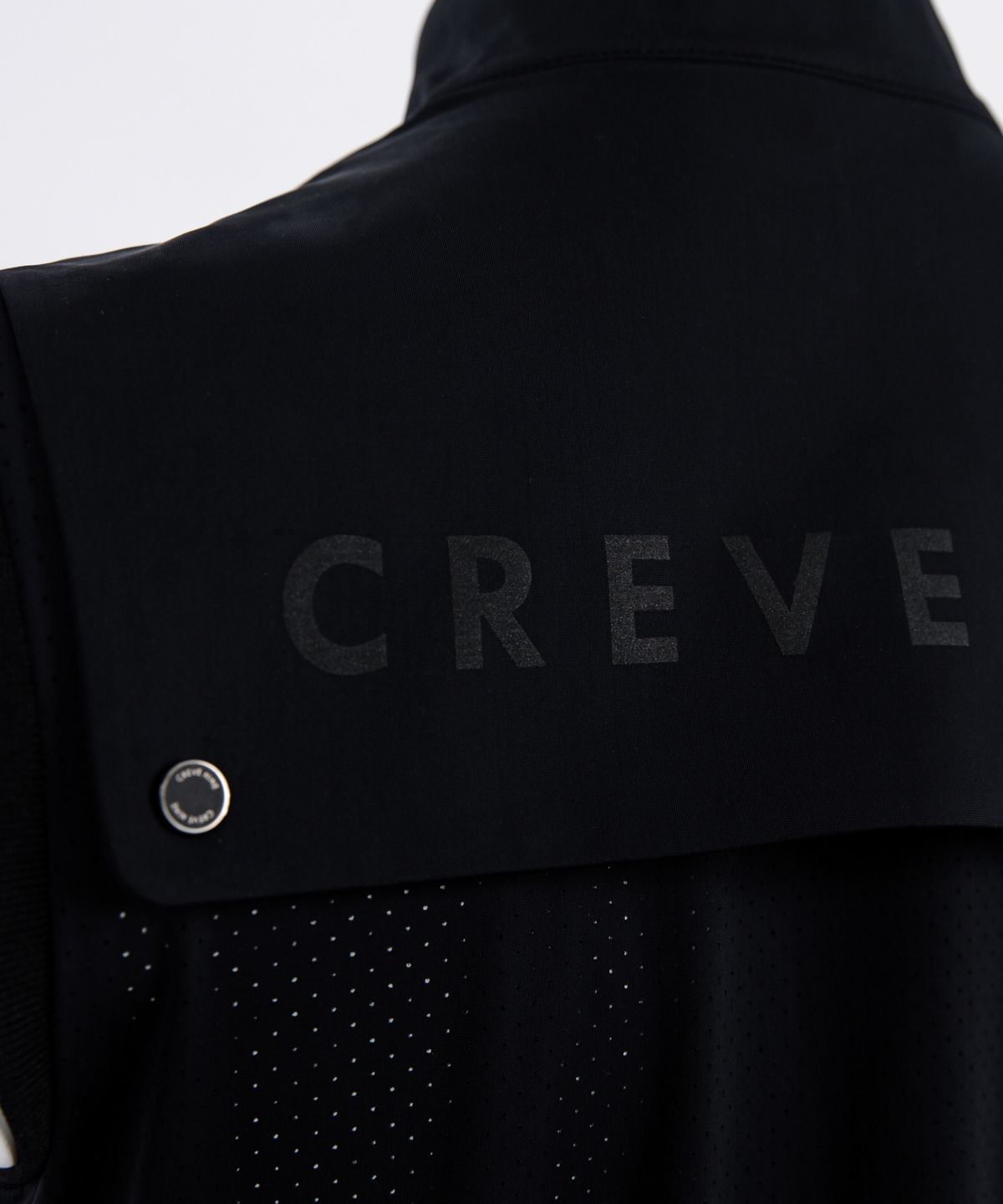 크리브나인(CREVE9) 하이넥 펀칭 멀티 티셔츠BK