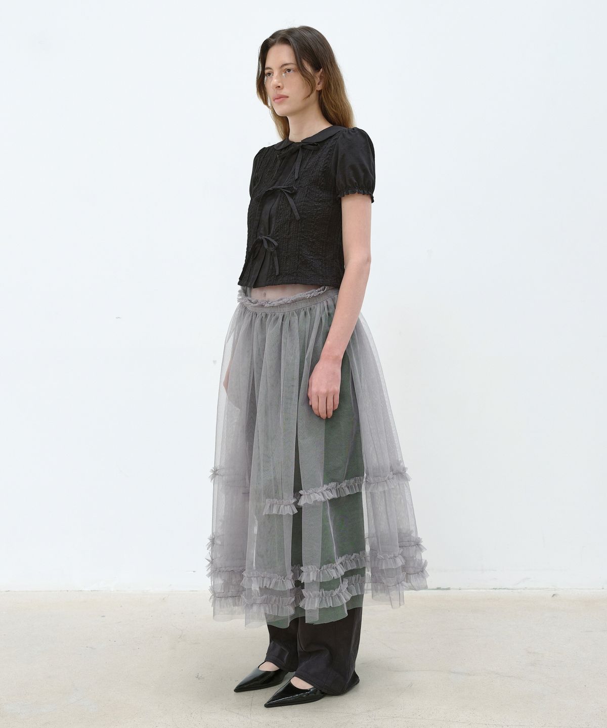 아옵트(AOPT) COTTON EMBROIDERY PUFF BLOUSE - BLACK