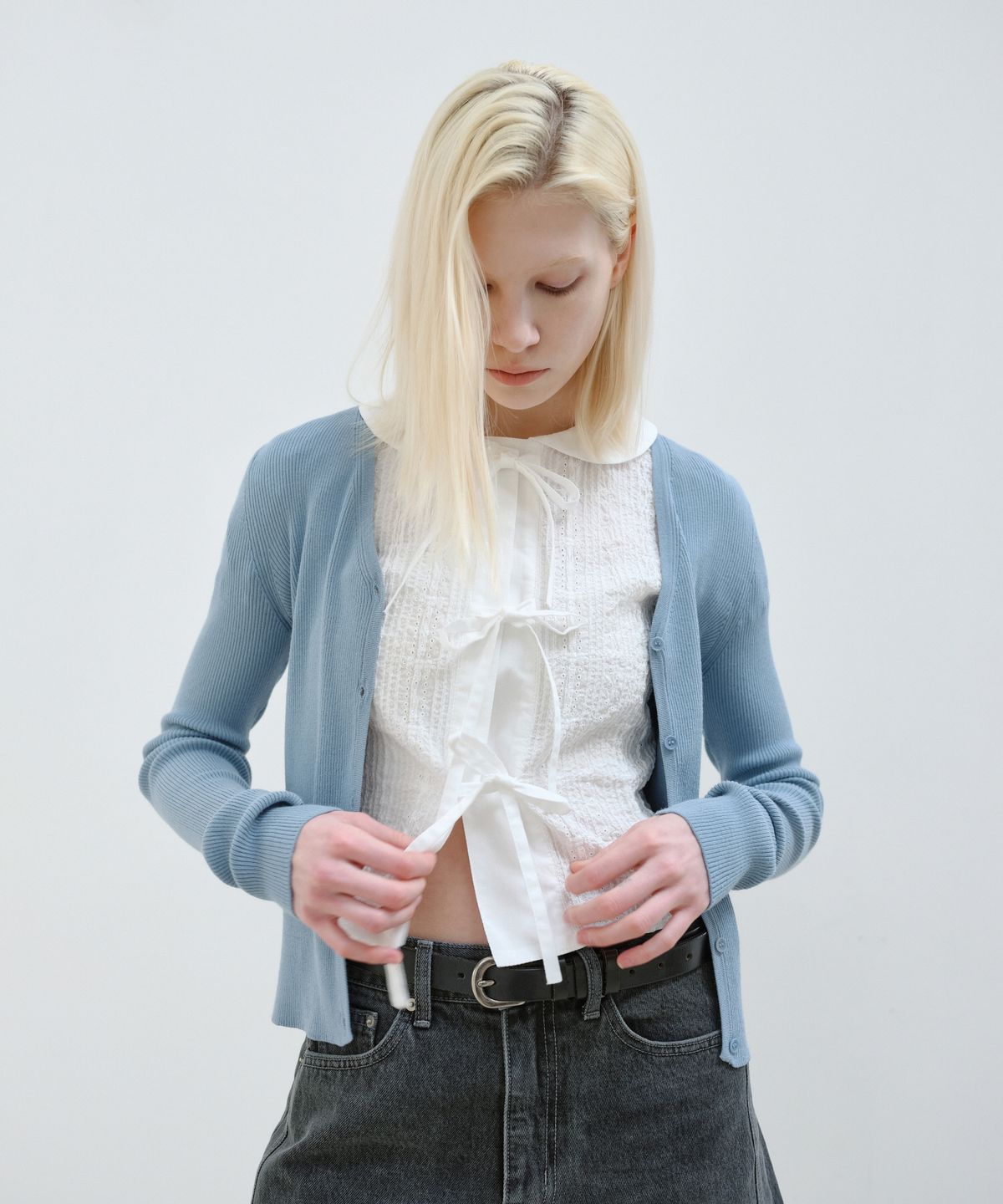 아옵트(AOPT) COTTON EMBROIDERY PUFF BLOUSE - WHITE