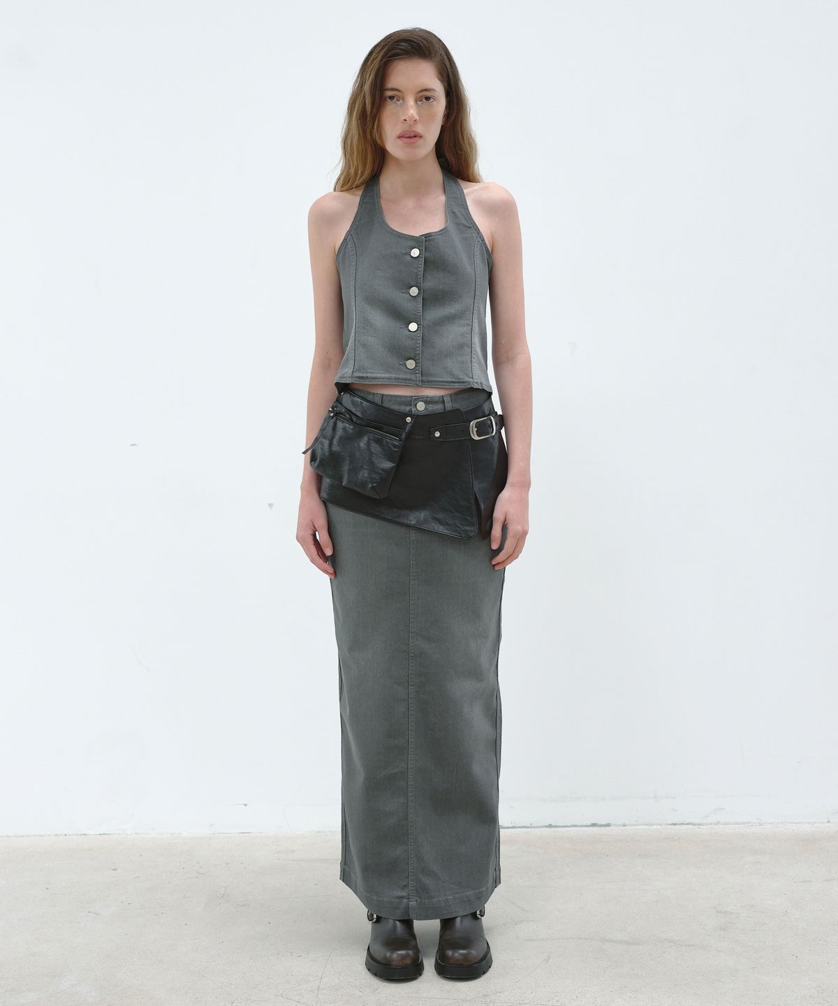아옵트(AOPT) HALTER NECK DENIM VEST - GRAY
