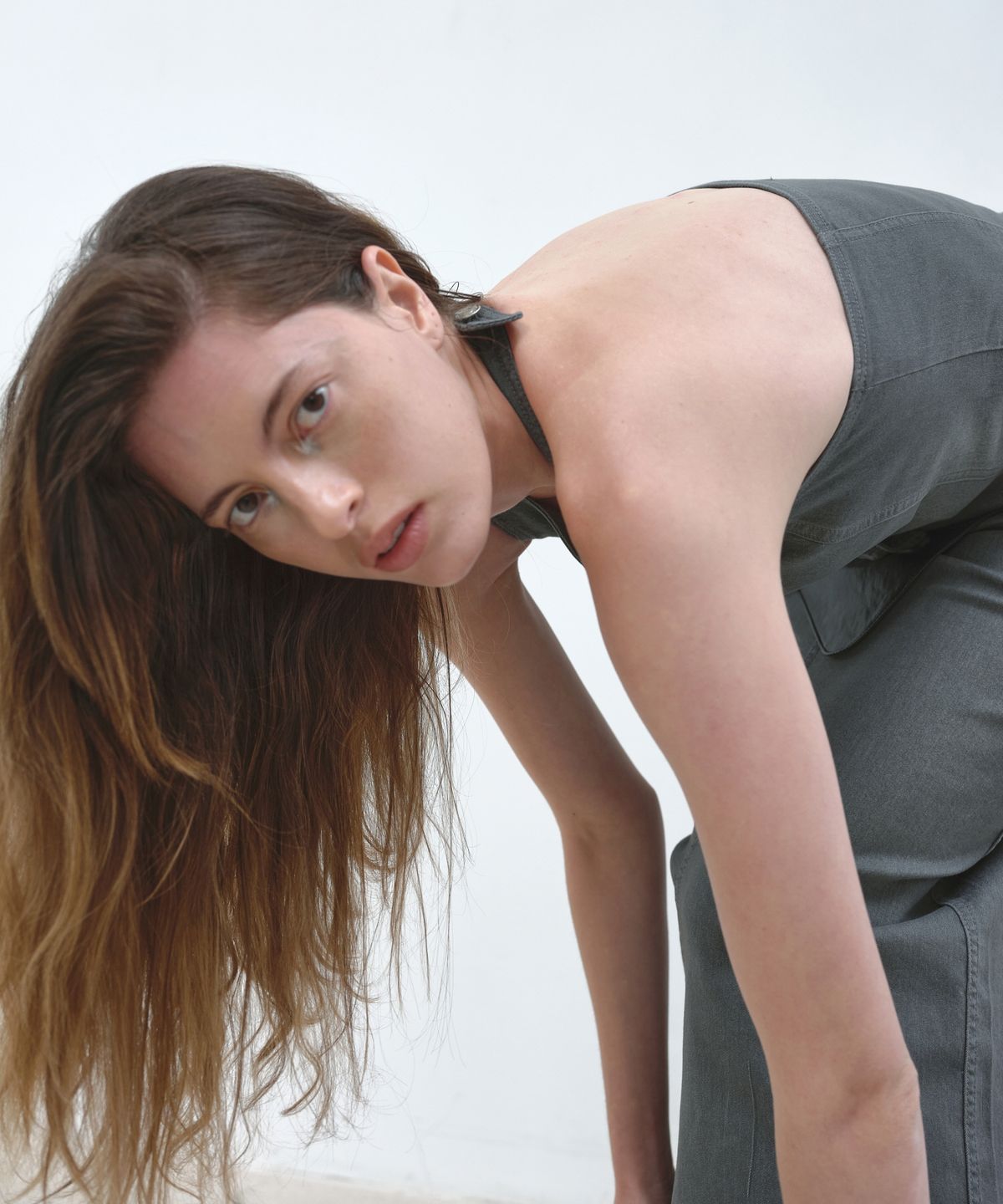 아옵트(AOPT) HALTER NECK DENIM VEST - GRAY