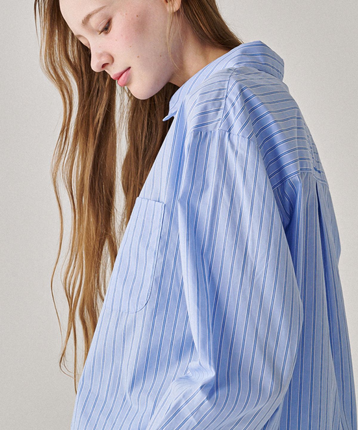 론론(RONRON) ROUND COLLAR POCKET SHIRT BLUE STRIPE