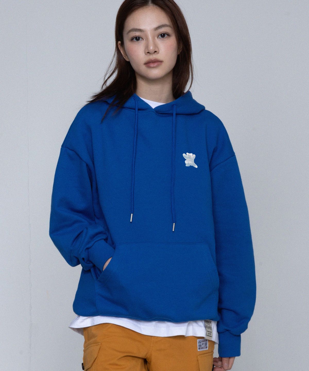 그레이버(GRAVER) [UNISEX]스몰 구름 베어스마일 후드티_코발트블루