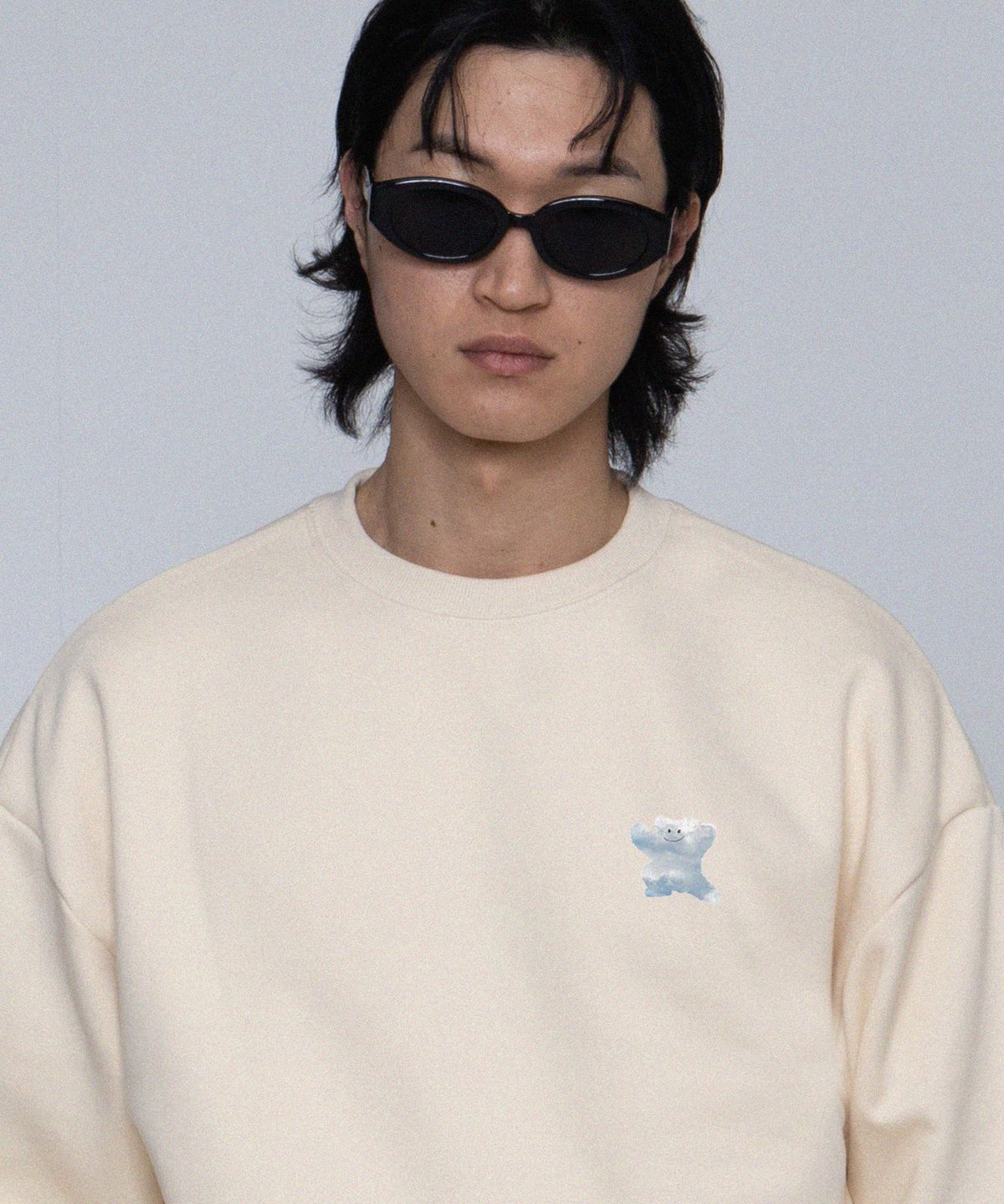 그레이버(GRAVER) [UNISEX]스몰 구름 베어스마일 맨투맨_크림