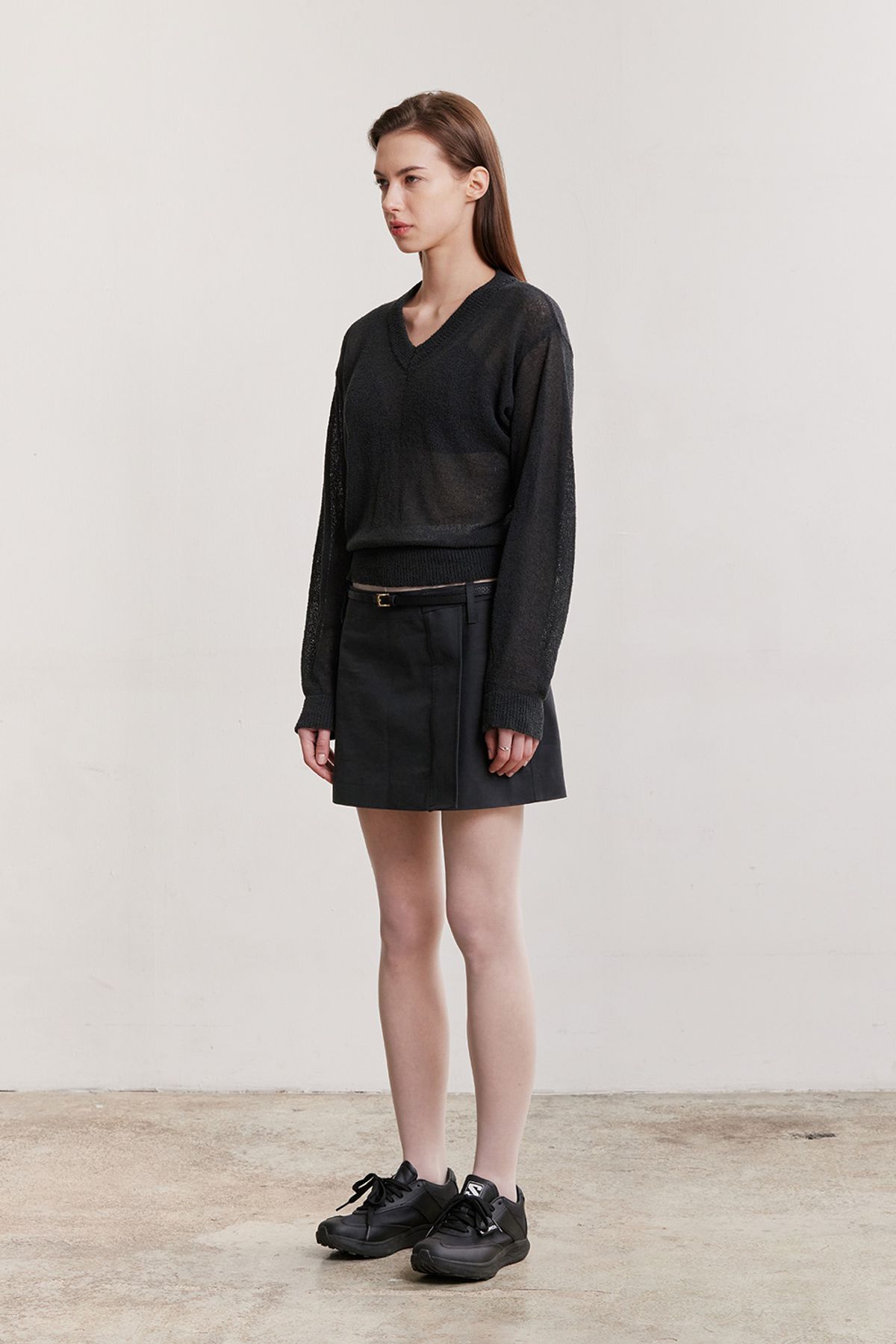 애프터아워즈(AFTERHOURS) SEE-THROUGH V-NECK KNIT TOP (CHARCOAL)