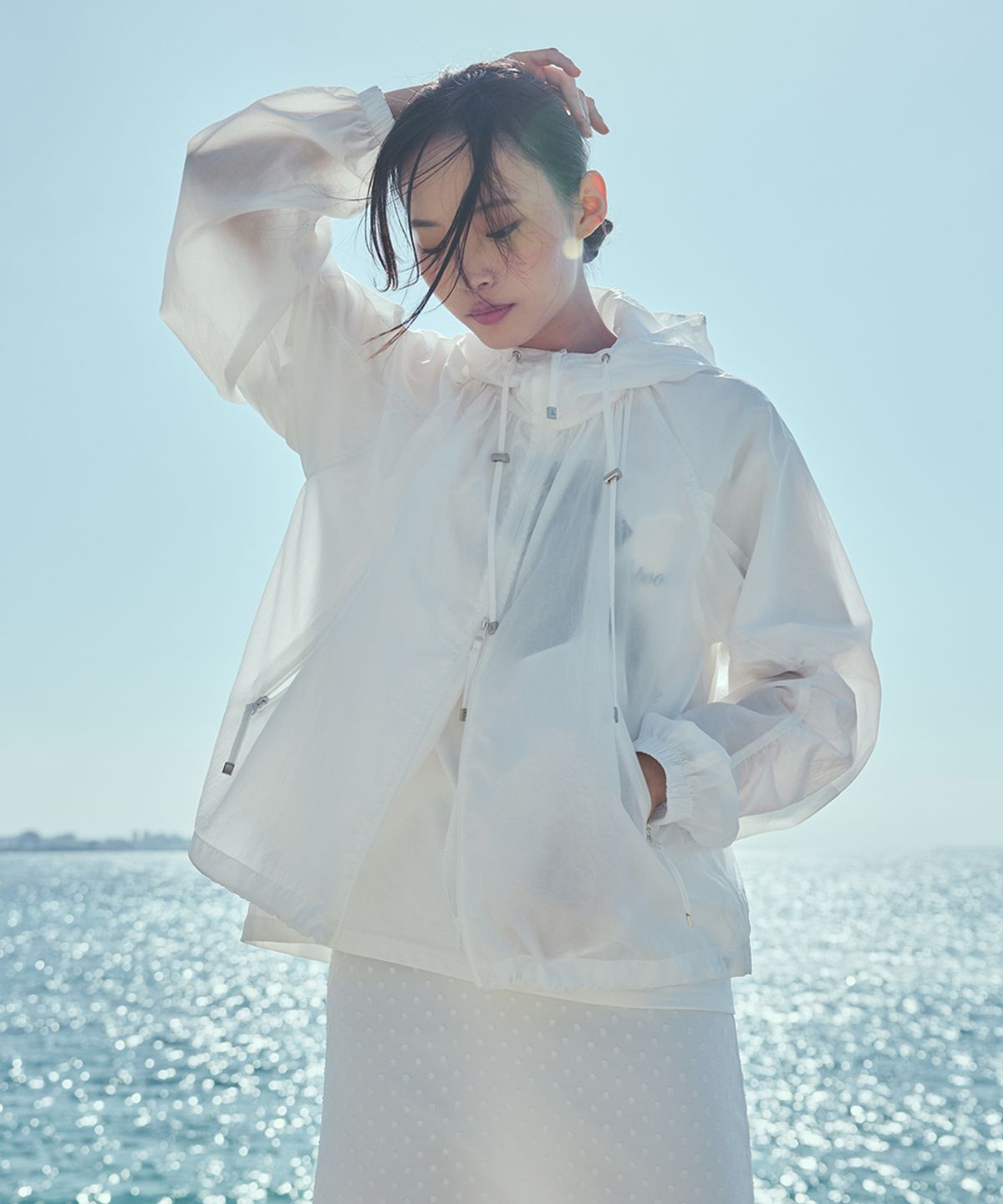 애프터아워즈(AFTERHOURS) LIGHT SHIRRING WINDBREAKER (WHITE)