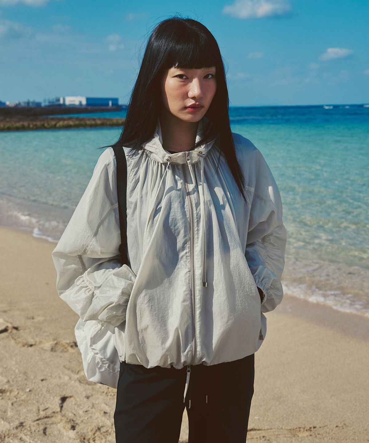 애프터아워즈(AFTERHOURS) LIGHT SHIRRING WINDBREAKER (BEIGE-GREY)
