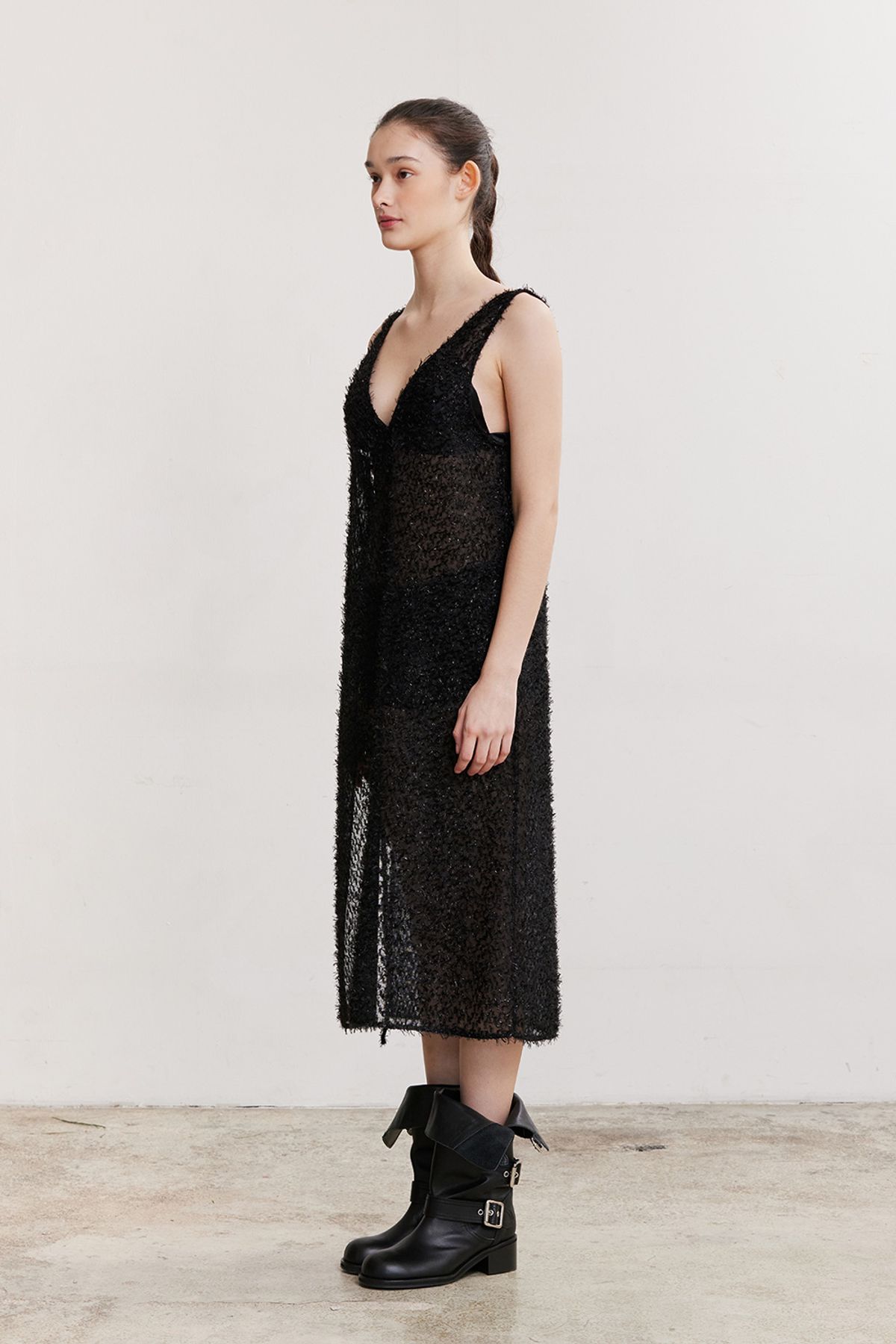 애프터아워즈(AFTERHOURS) V-NECK GLITTER LAYERED DRESS (BLACK)