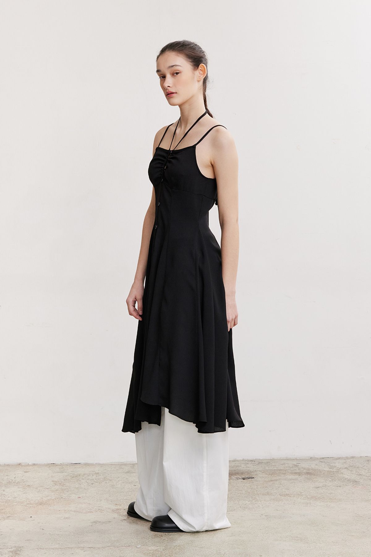 애프터아워즈(AFTERHOURS) OPEN LAYERED FRILL DRESS (BLACK)
