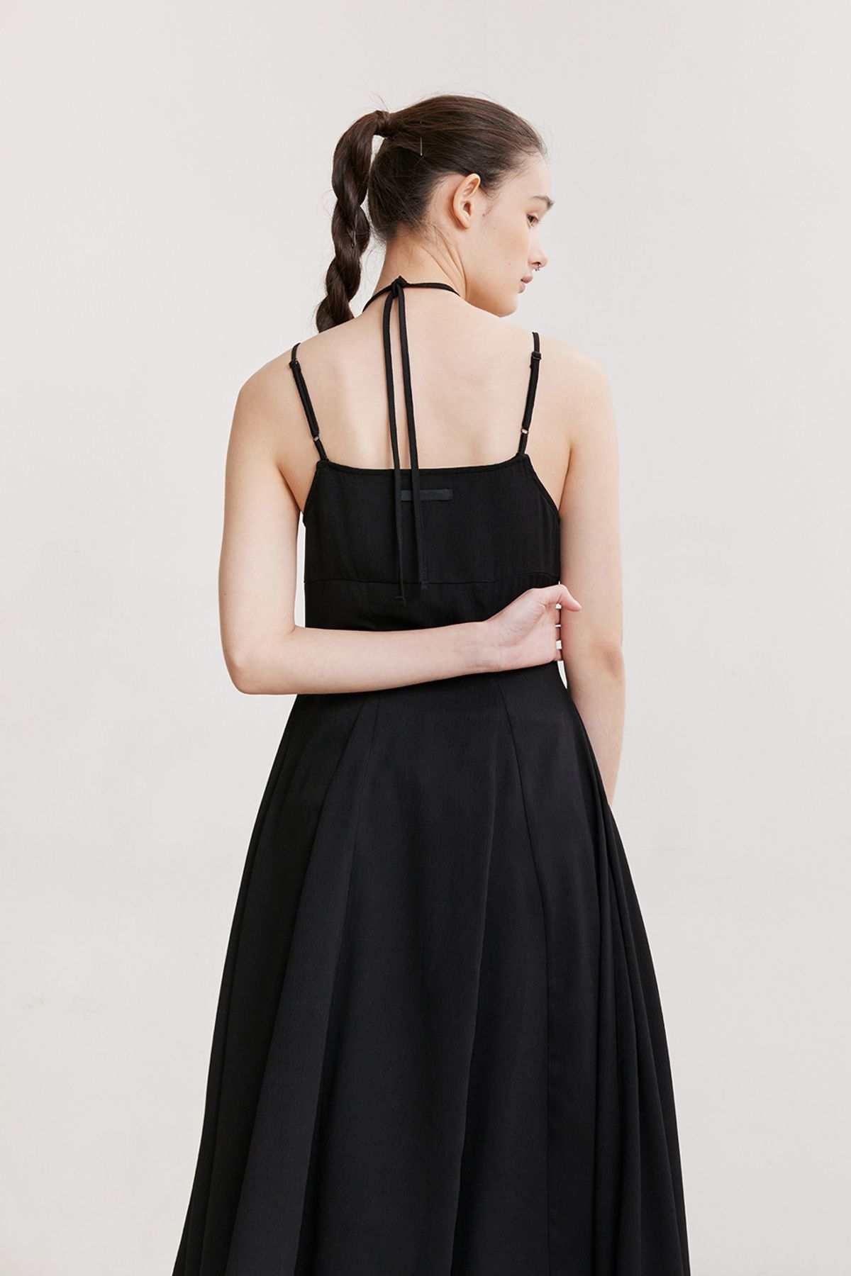 애프터아워즈(AFTERHOURS) OPEN LAYERED FRILL DRESS (BLACK)
