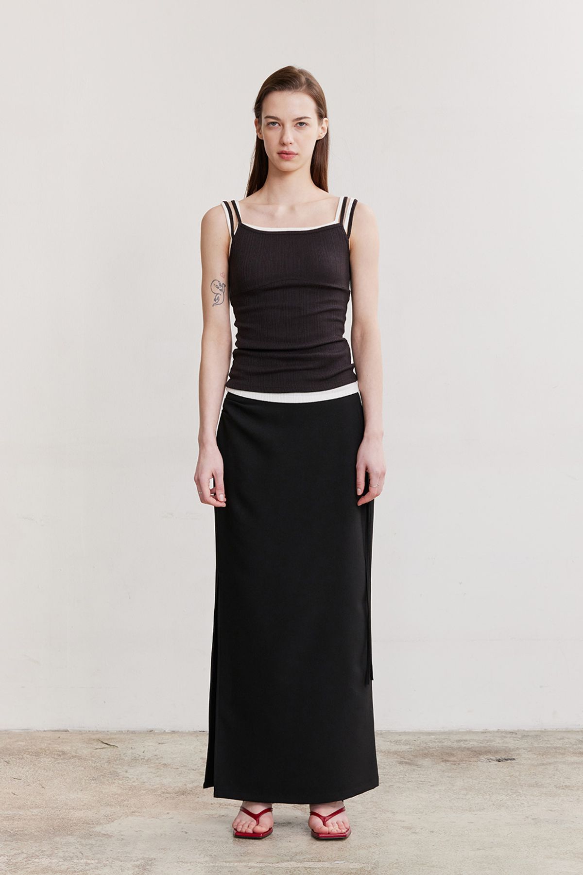 애프터아워즈(AFTERHOURS) DOUBLE STRAP SLEEVELESS (BROWN-CHARCOAL)