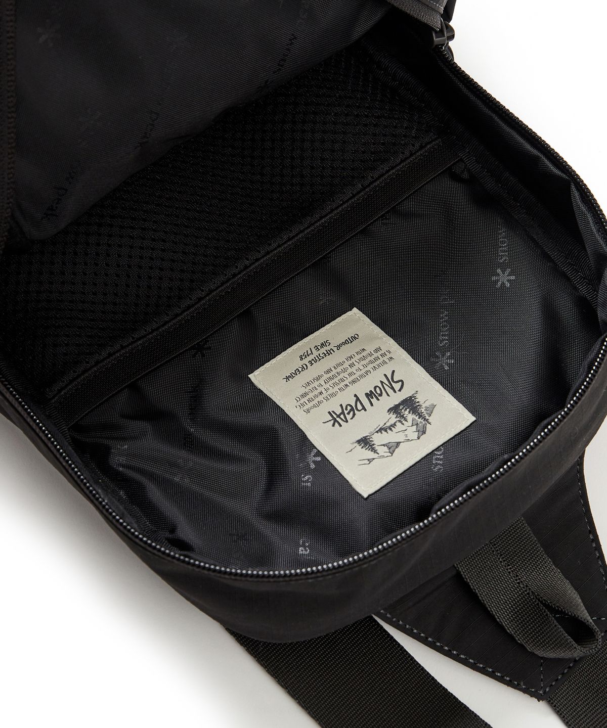 스노우피크 어패럴(SNOWPEAK APPAREL) 듀얼테크 슬링백 9L Dark Charcoal (S24ZUFBG30)
