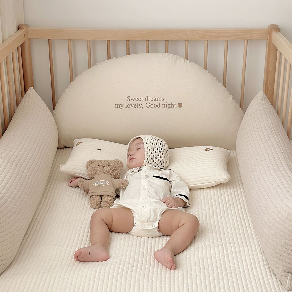 올포홈(ALL FOR HOME) 자수 레터링 반달 등쿠션