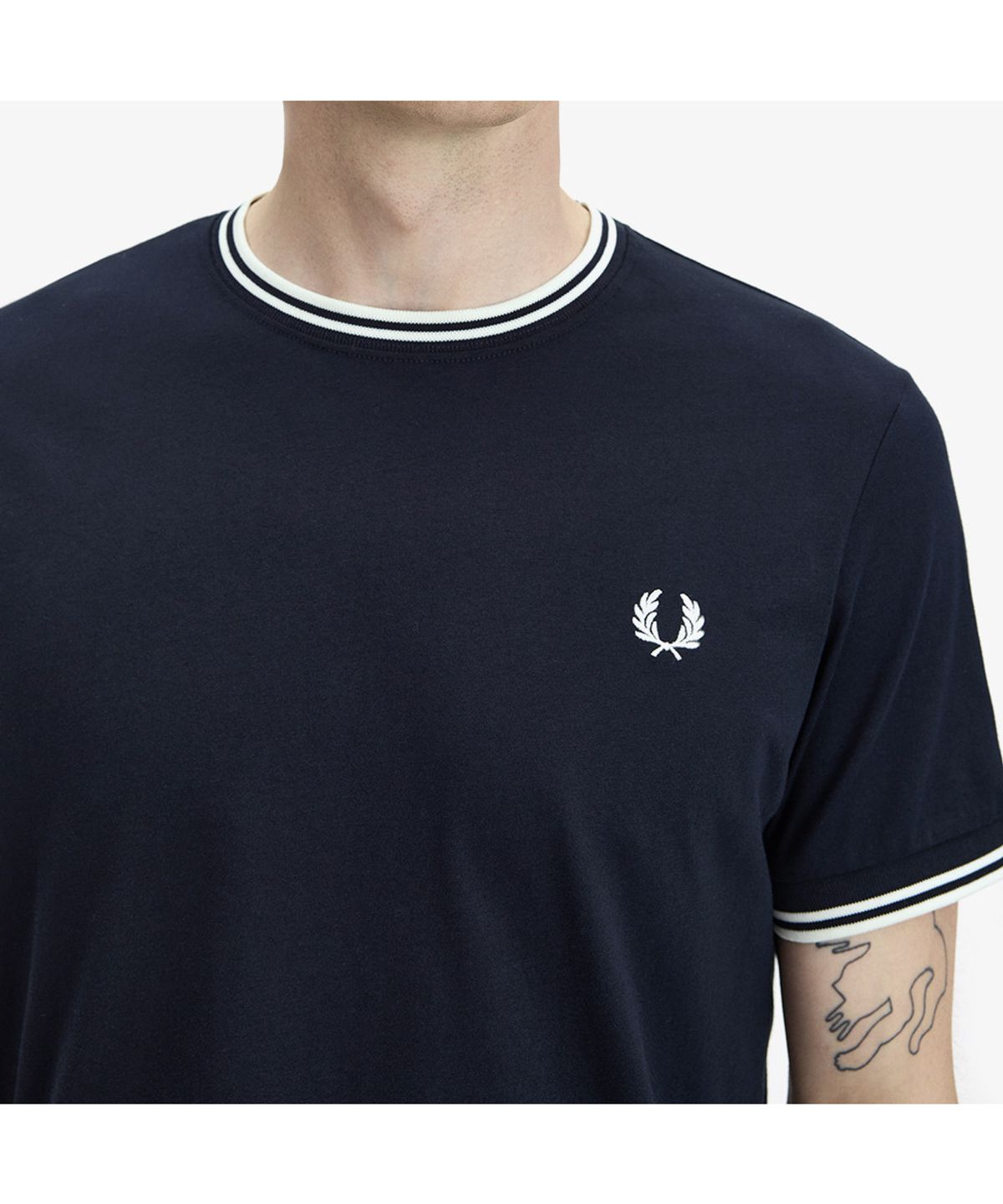 프레드페리(FRED PERRY) [Baseline] 트윈 팁 티셔츠 - 네이비 M1588-795