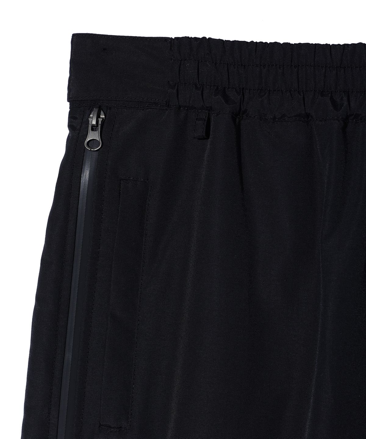 이에이(IEY) COVER ZIP-UP NYLON PANTS Black