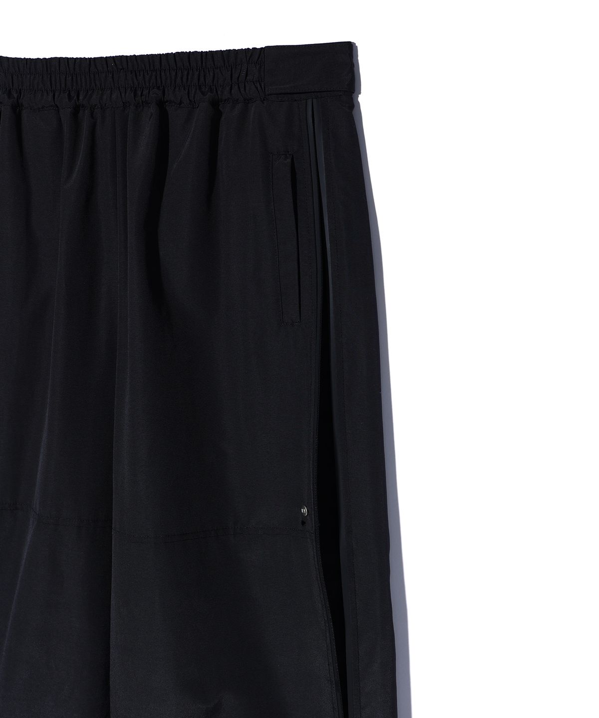 이에이(IEY) COVER ZIP-UP NYLON PANTS Black