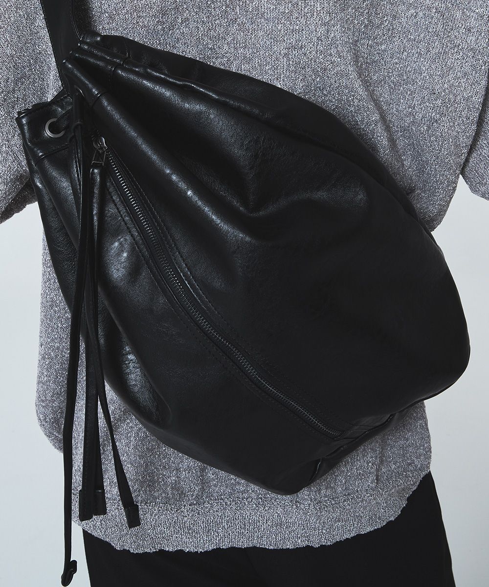 【MAISON MINED】24SS★ ONE STRAP BUCKET LEATHER BAG MUSINSA公式 | MAISON MINED ONE STRAP BUCKET LEATHER BAG