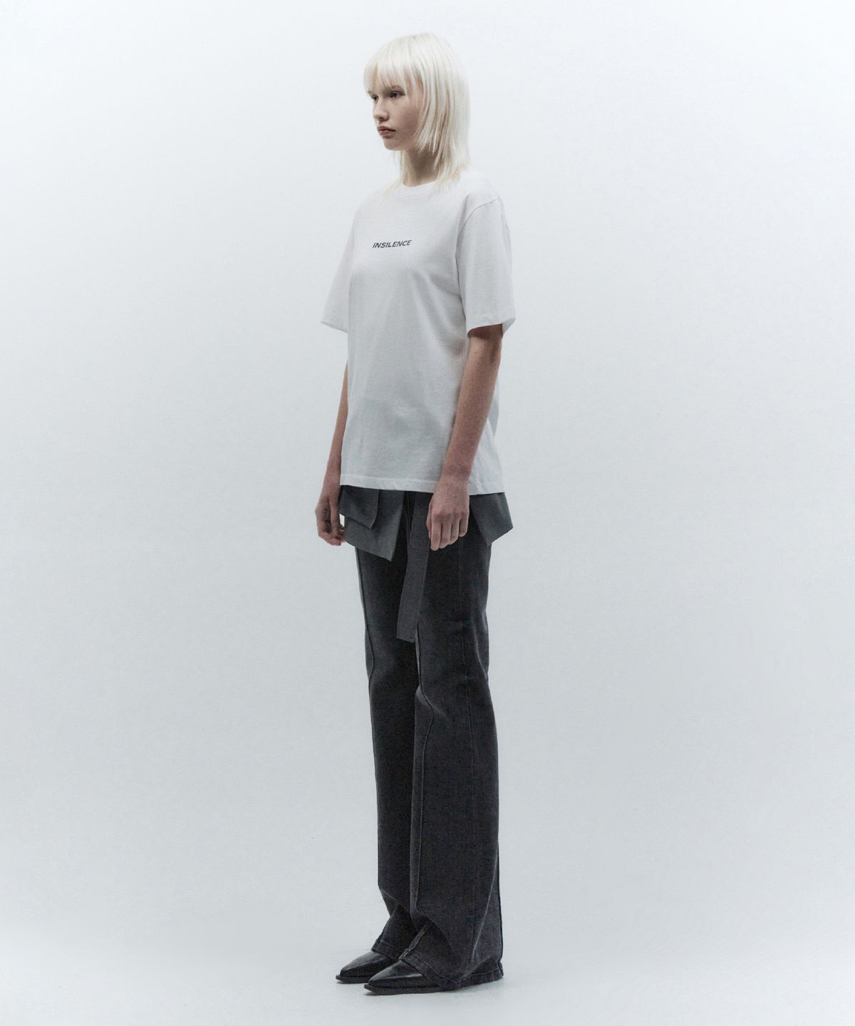 인사일런스 우먼(INSILENCE WOMEN) OG 로고 티셔츠 WHITE