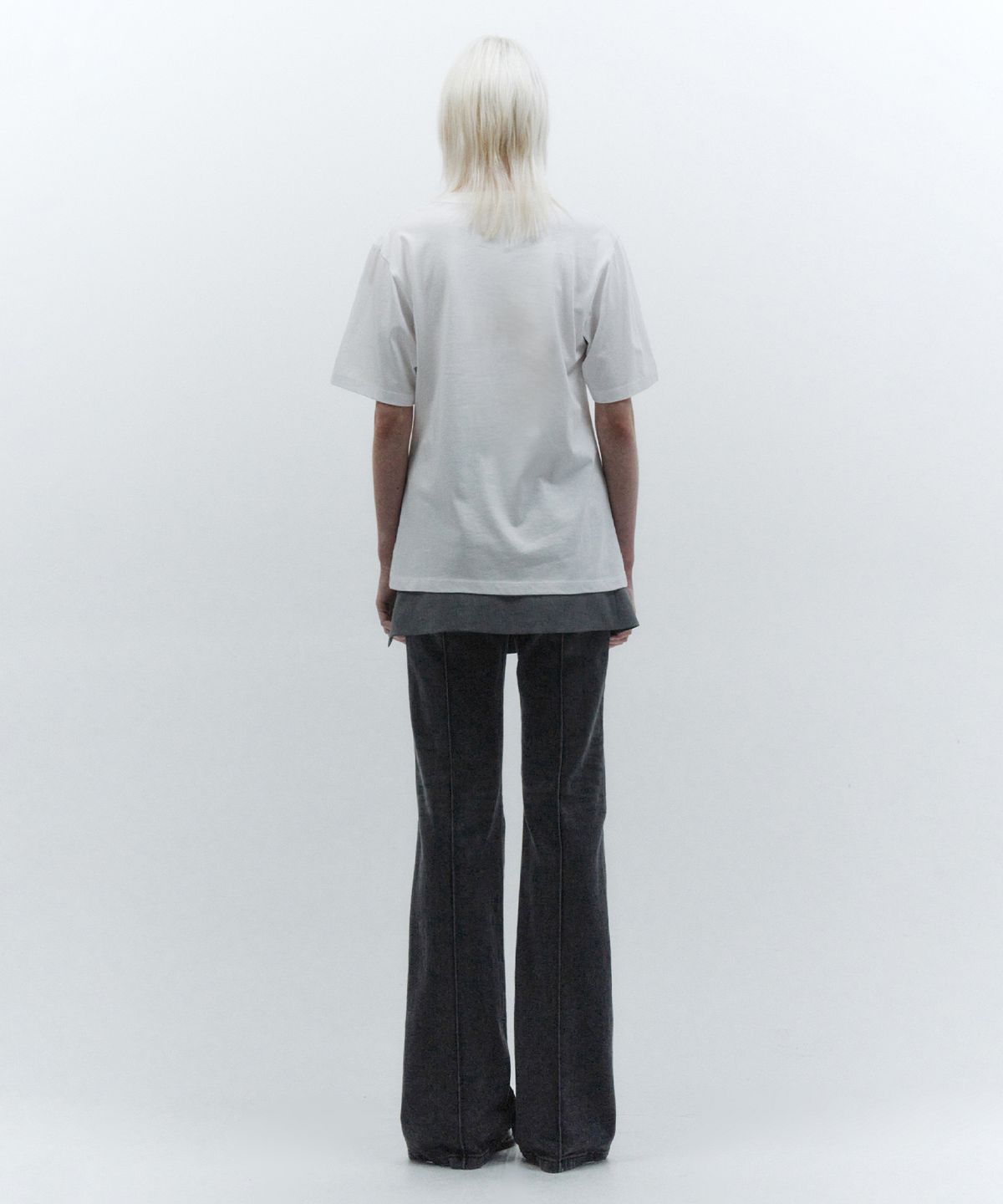 인사일런스 우먼(INSILENCE WOMEN) OG 로고 티셔츠 WHITE