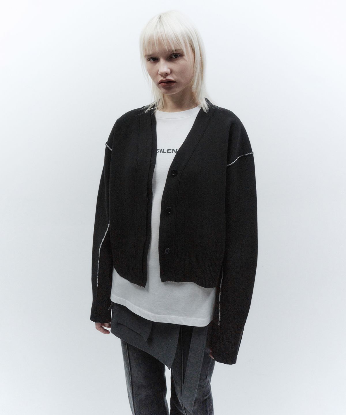 인사일런스 우먼(INSILENCE WOMEN) OG 로고 티셔츠 WHITE