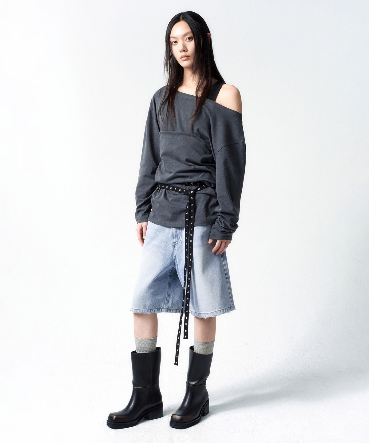 인사일런스 우먼(INSILENCE WOMEN) [CALIK] 와이드 버뮤다 데님 LIGHT BLUE
