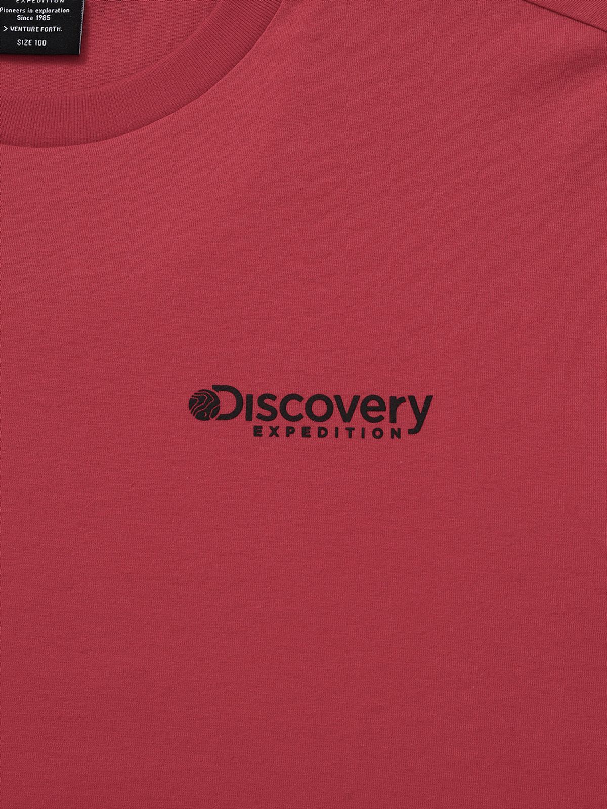 디스커버리 익스페디션(DISCOVERY EXPEDITION) 메인크루 아웃도어 포레스트 그래픽 티셔츠 (RED)